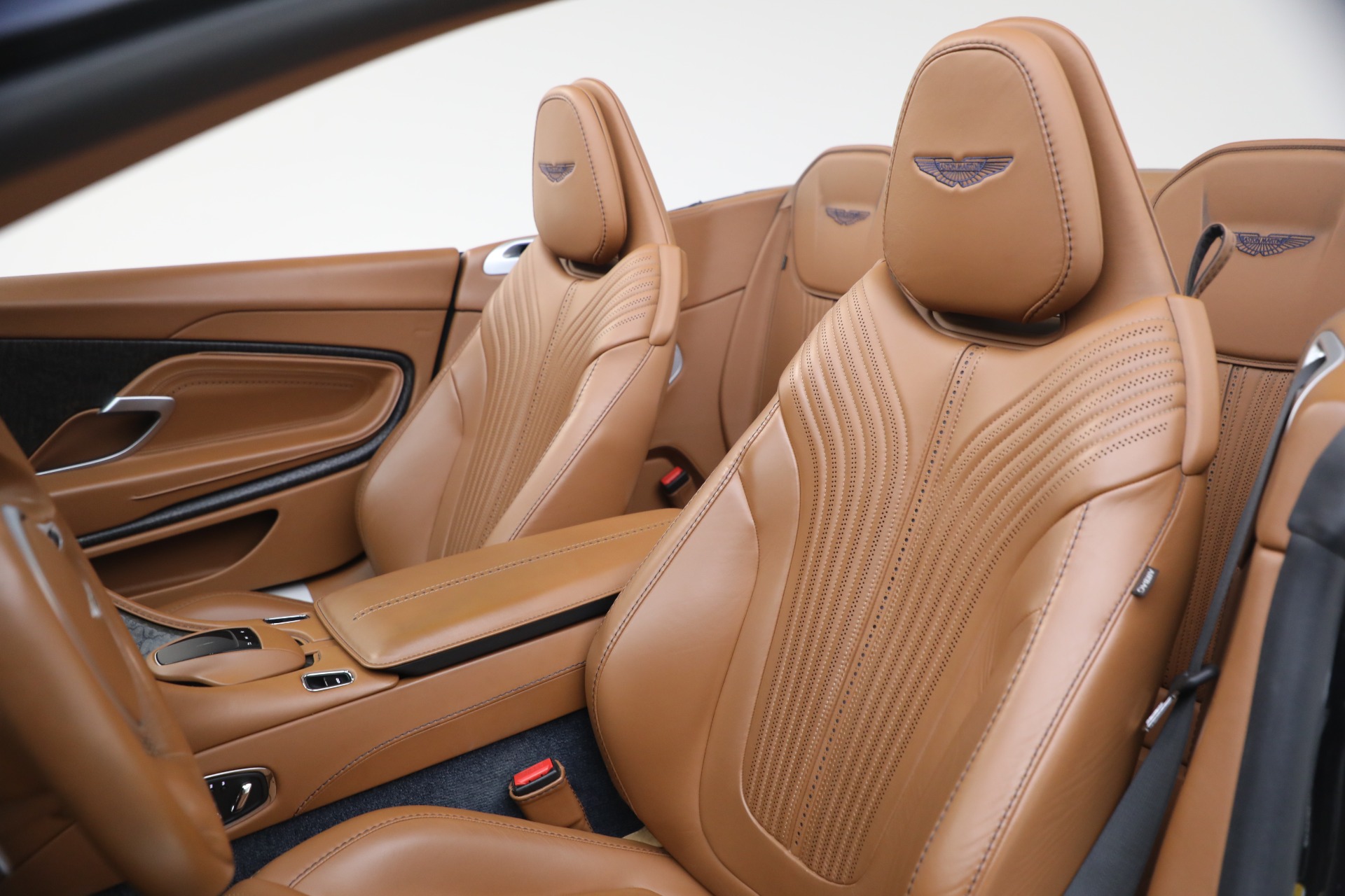 Used-2019-Aston-Martin-DB11-Volante