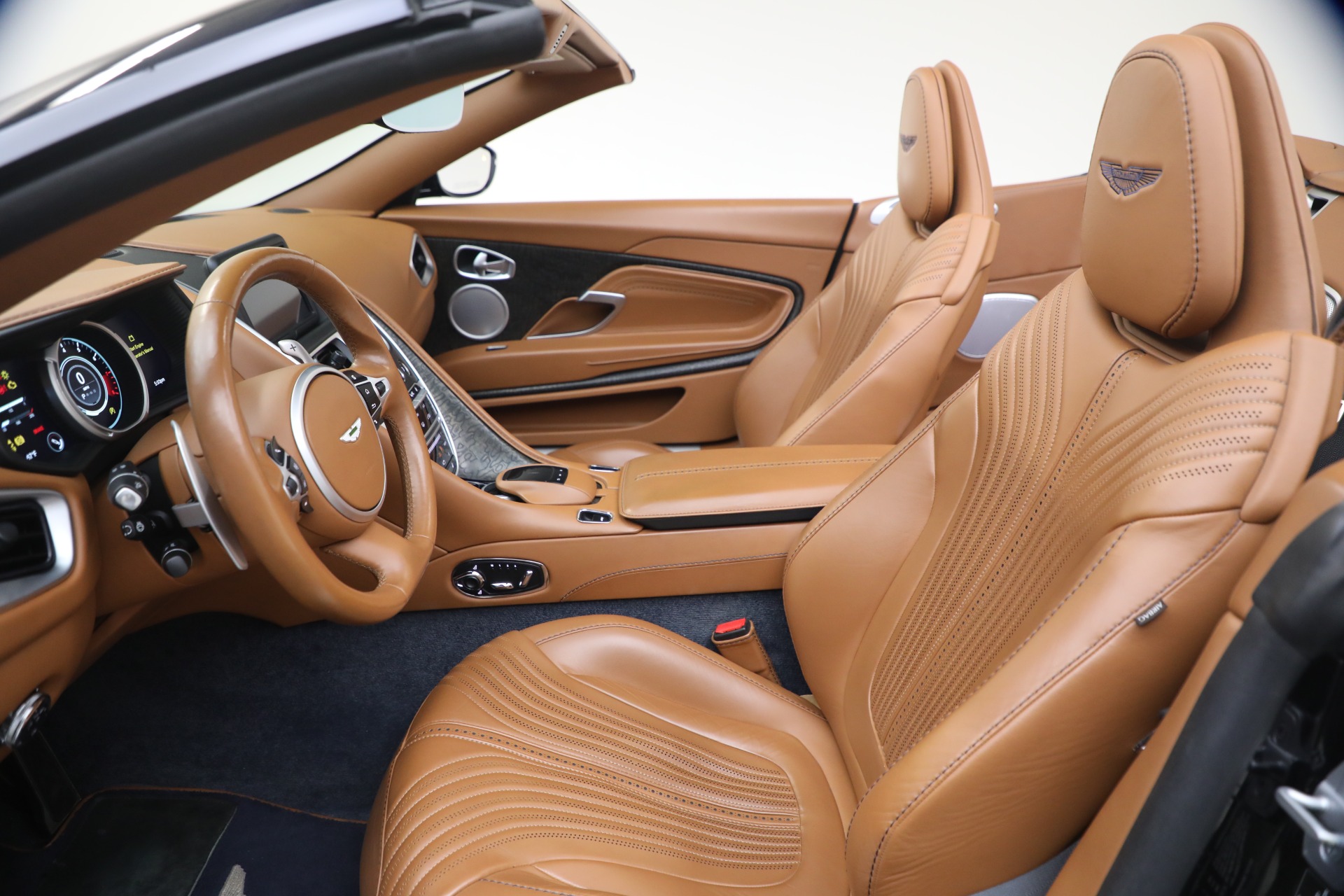 Used-2019-Aston-Martin-DB11-Volante