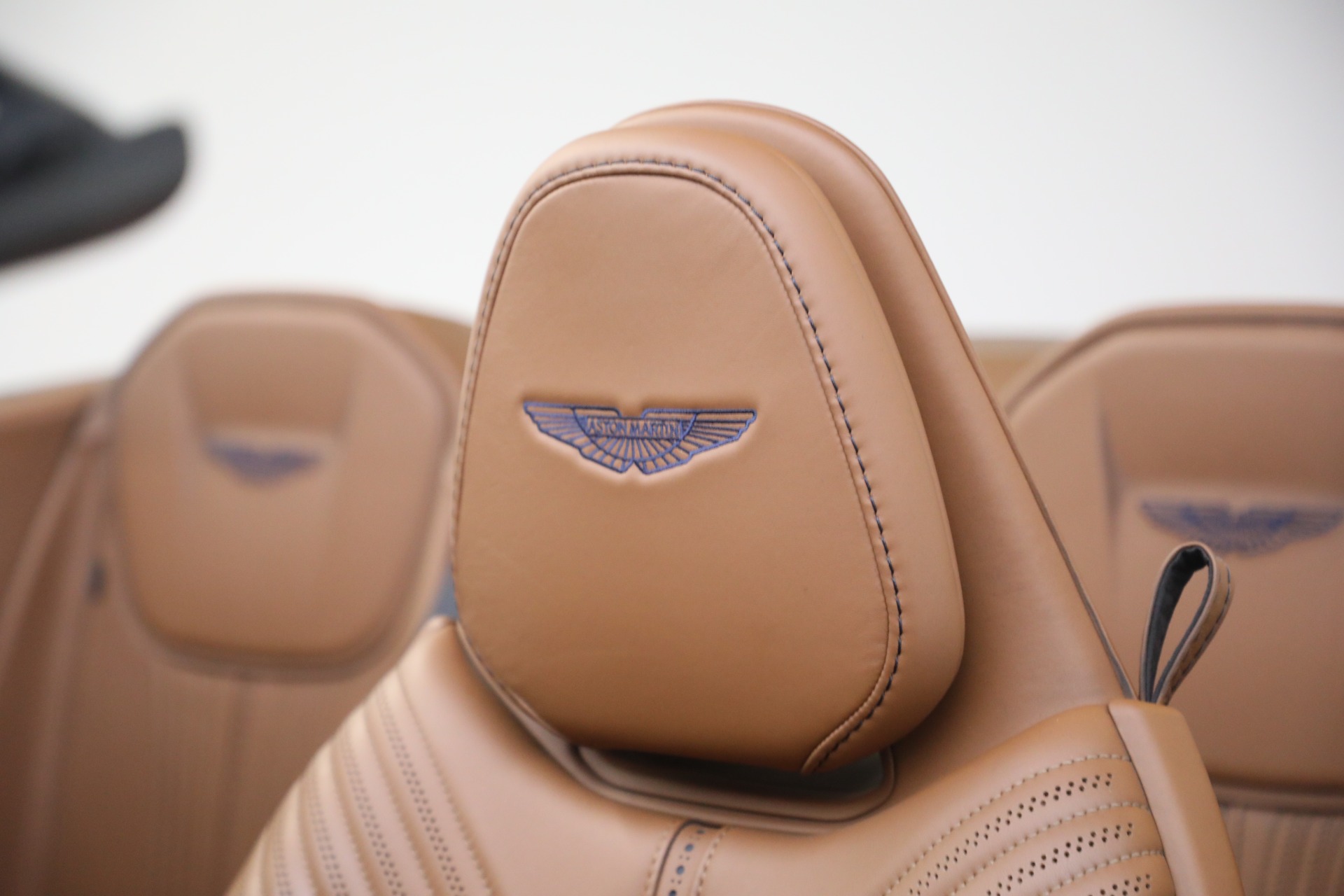 Used-2019-Aston-Martin-DB11-Volante
