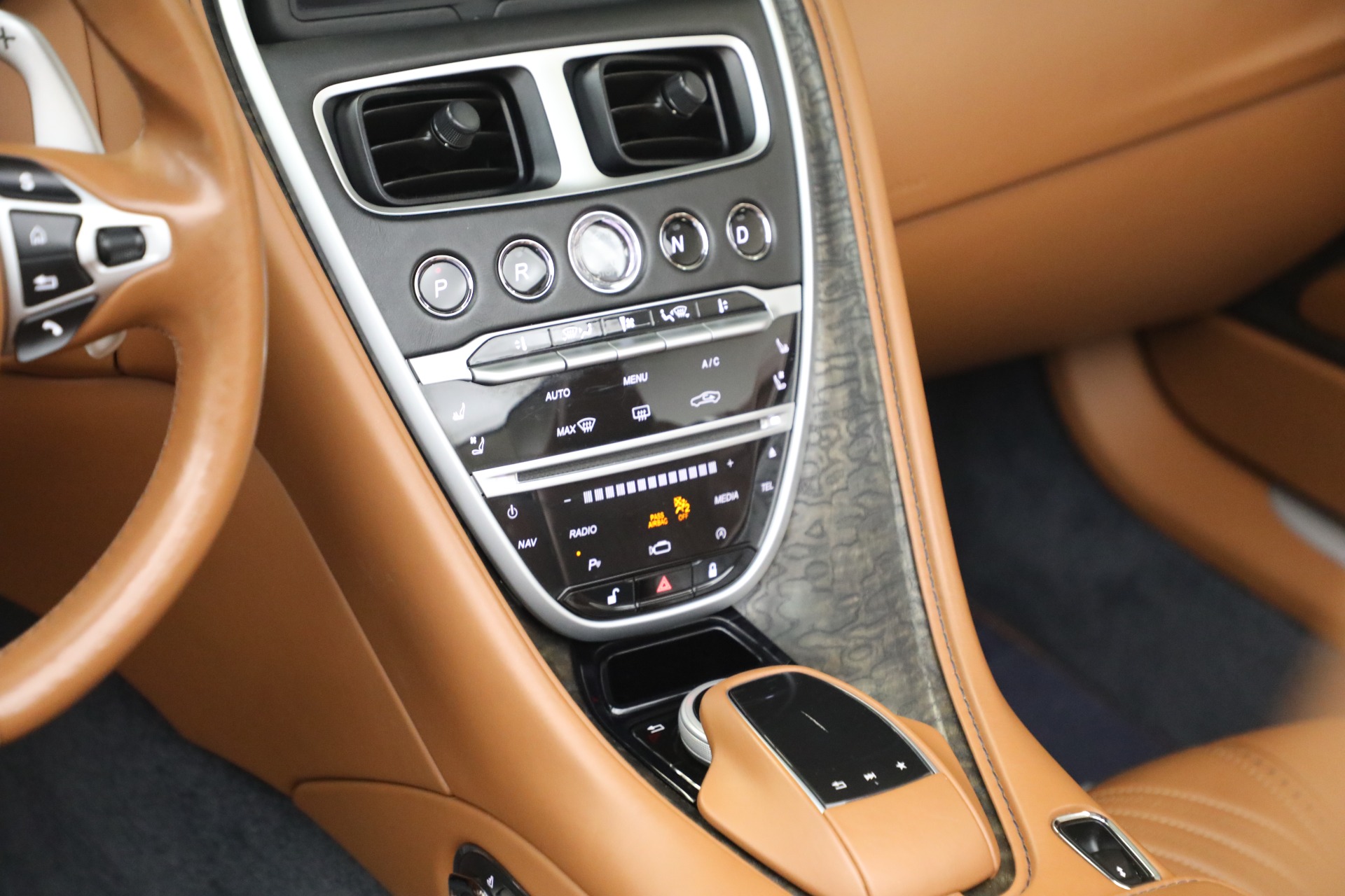 Used-2019-Aston-Martin-DB11-Volante