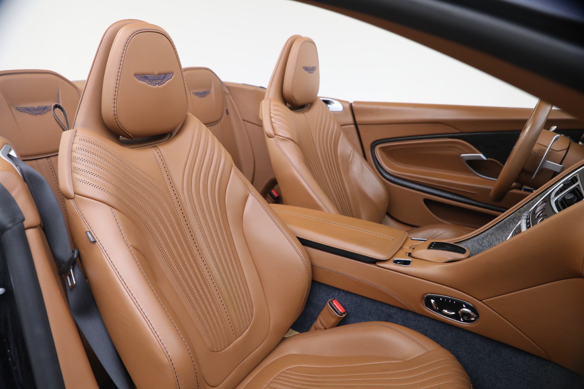 Used-2019-Aston-Martin-DB11-Volante
