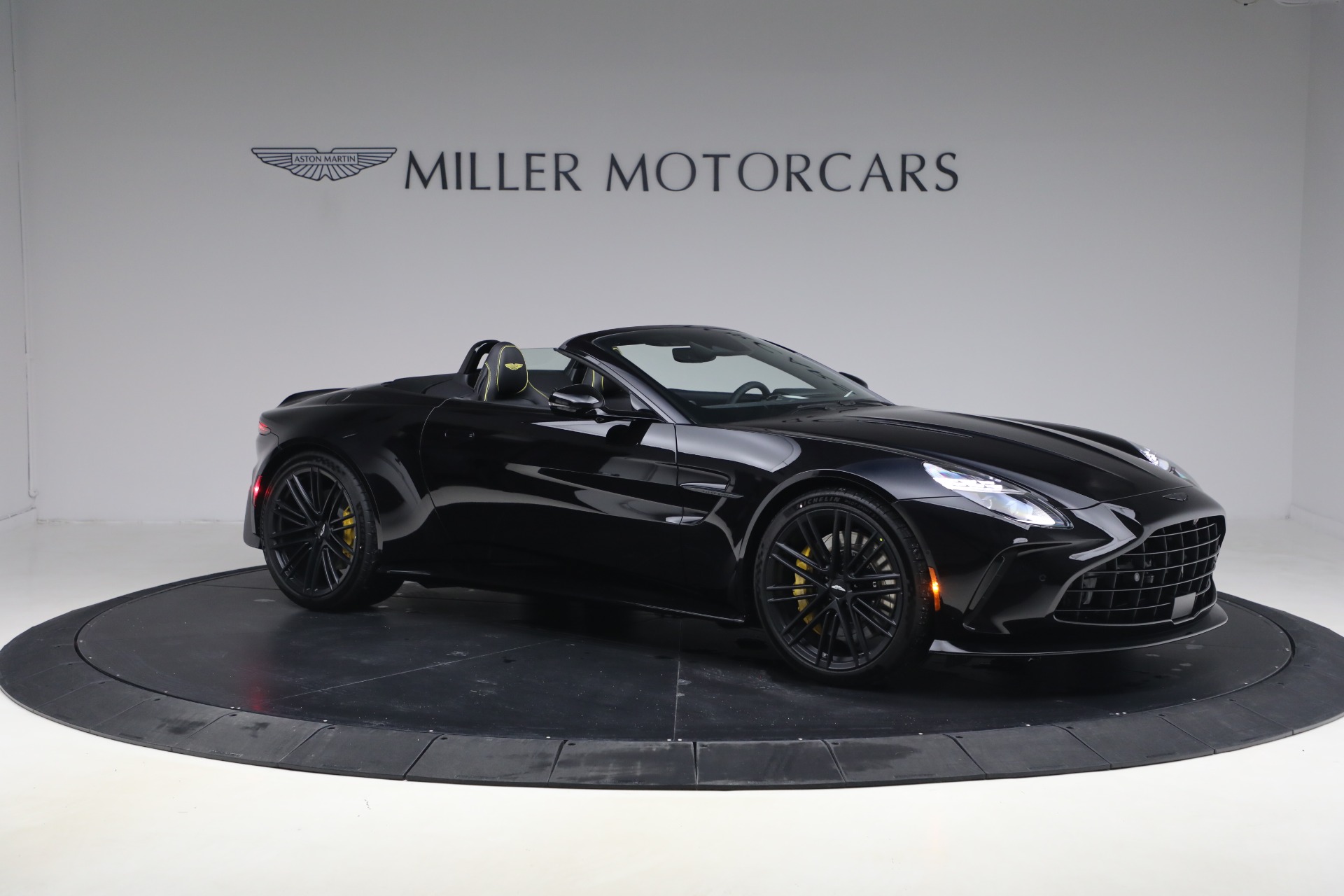 New-2026-Aston-Martin-Vantage-Roadster