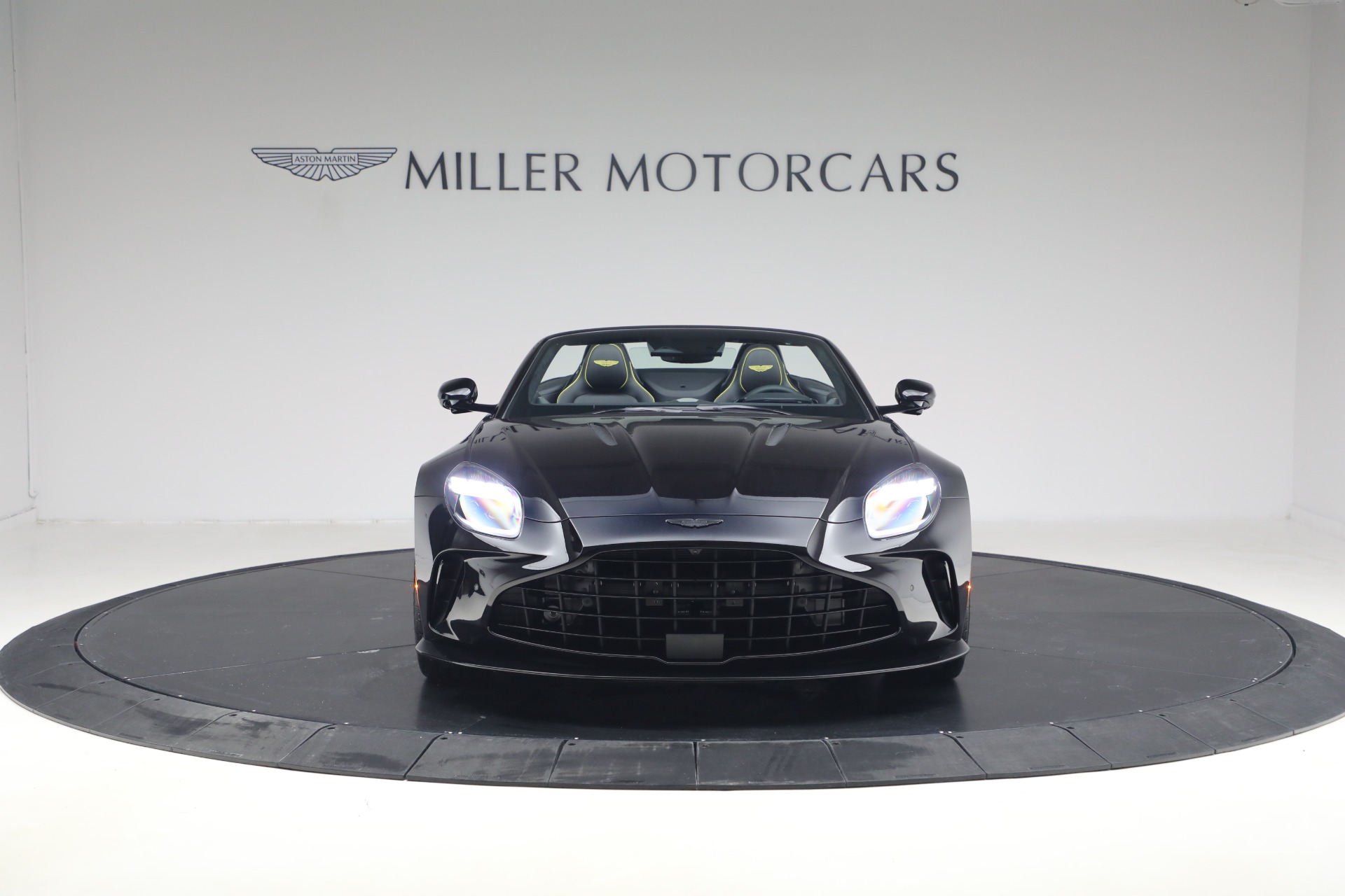 New-2026-Aston-Martin-Vantage-Roadster