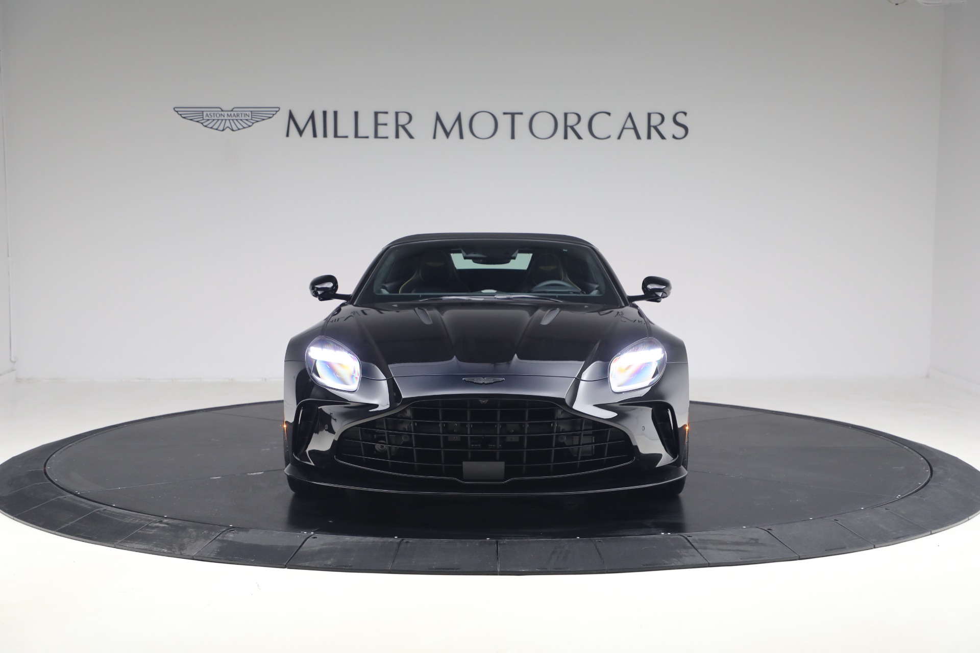 New-2026-Aston-Martin-Vantage-Roadster
