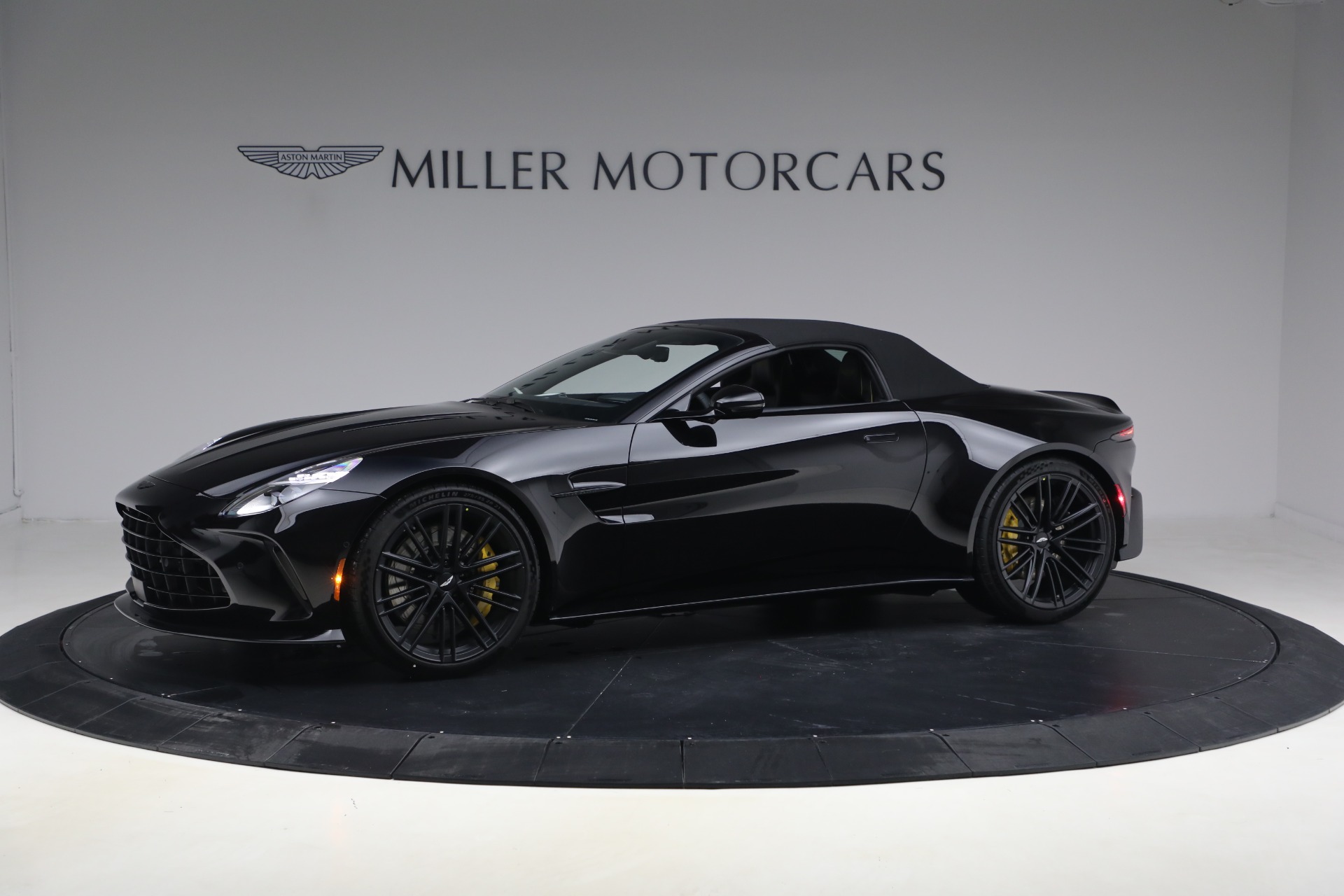 New-2026-Aston-Martin-Vantage-Roadster