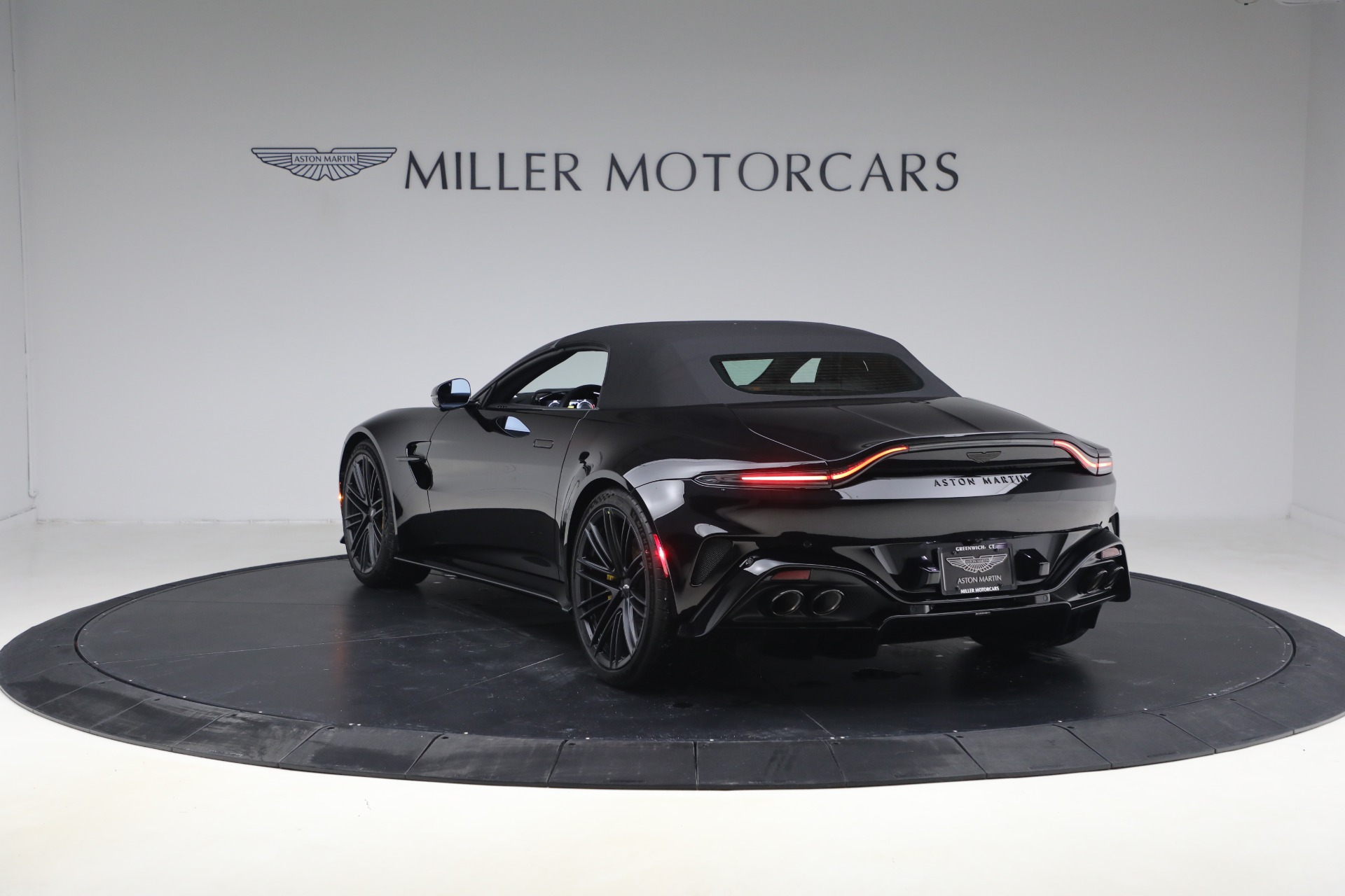 New-2026-Aston-Martin-Vantage-Roadster