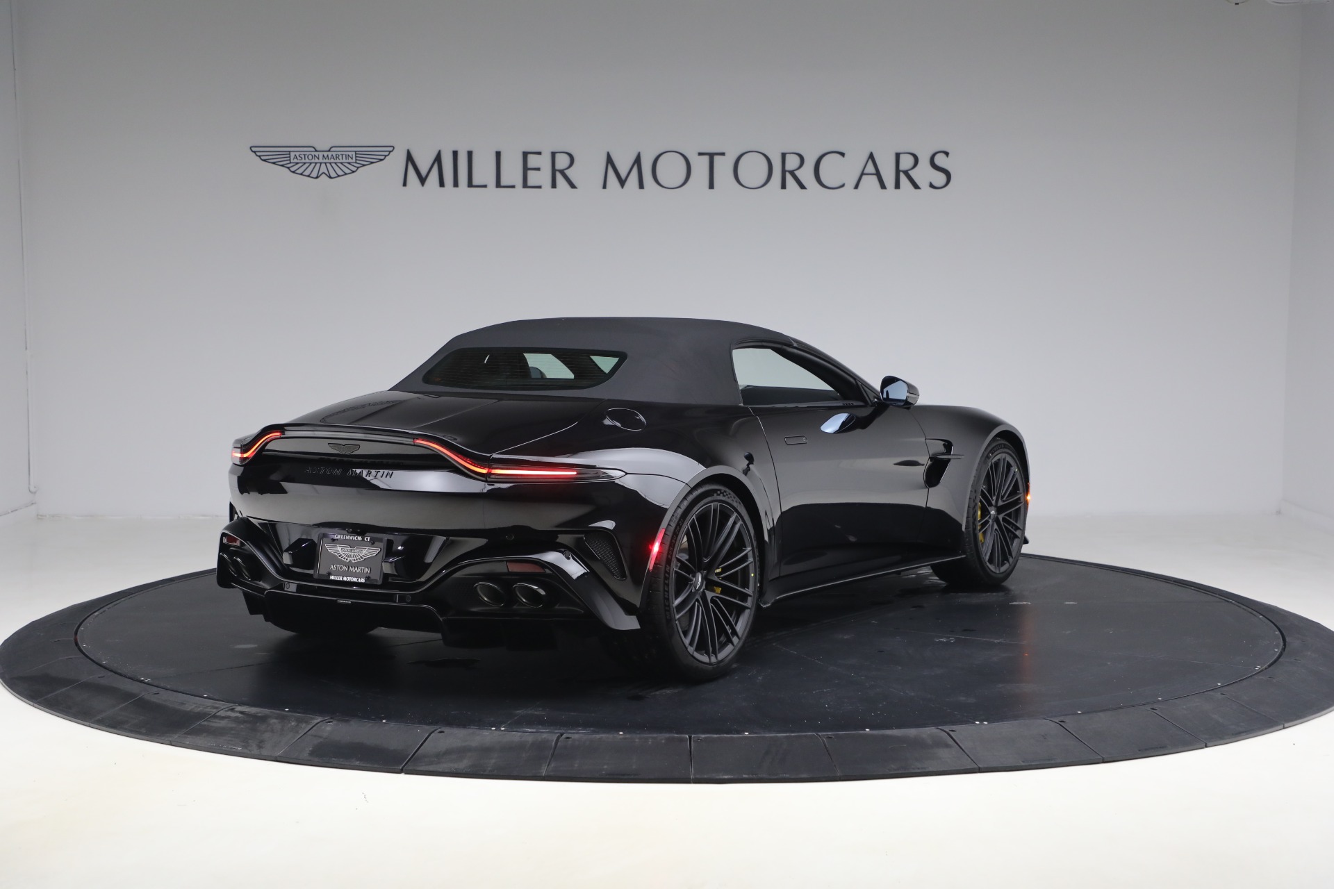 New-2026-Aston-Martin-Vantage-Roadster