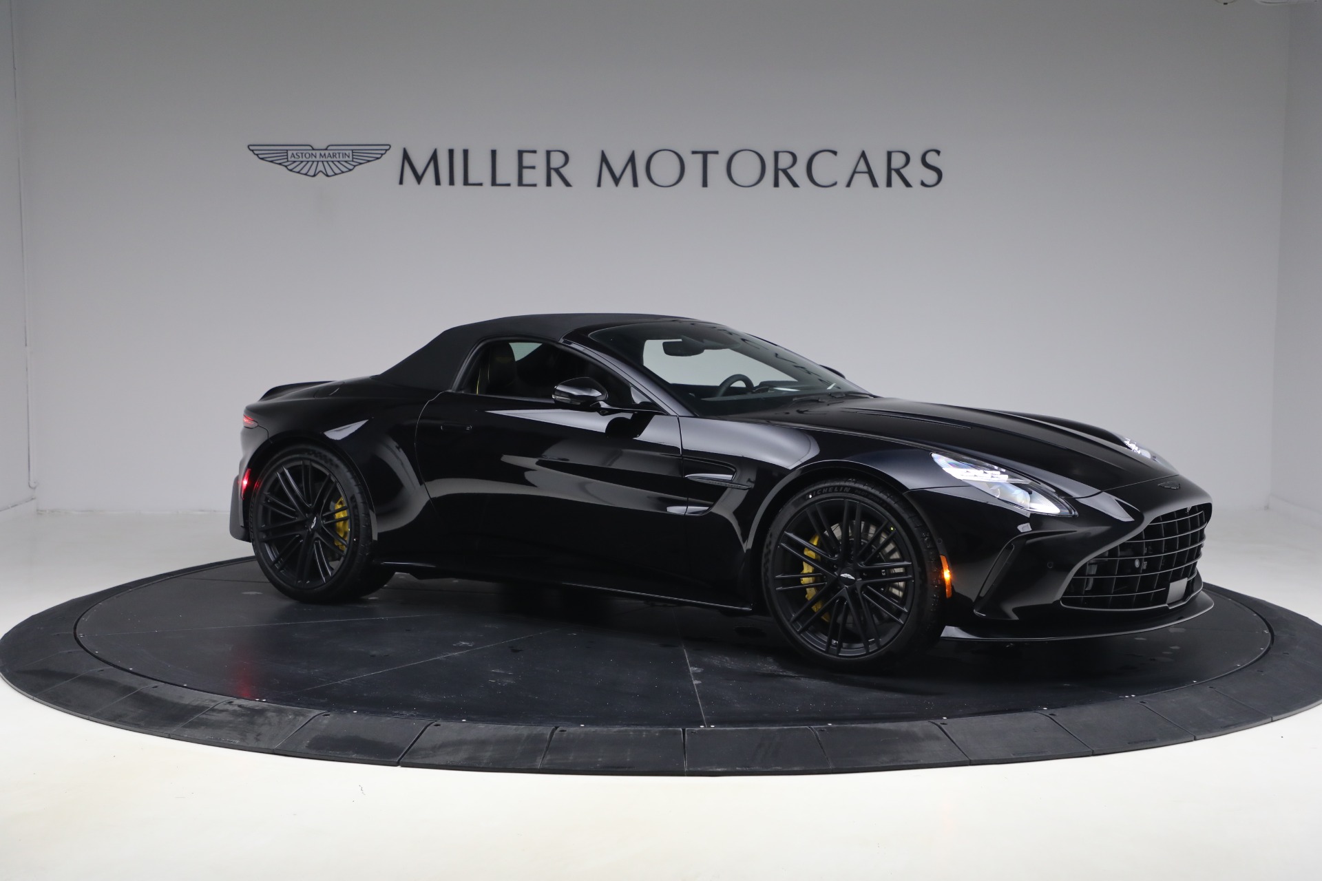 New-2026-Aston-Martin-Vantage-Roadster