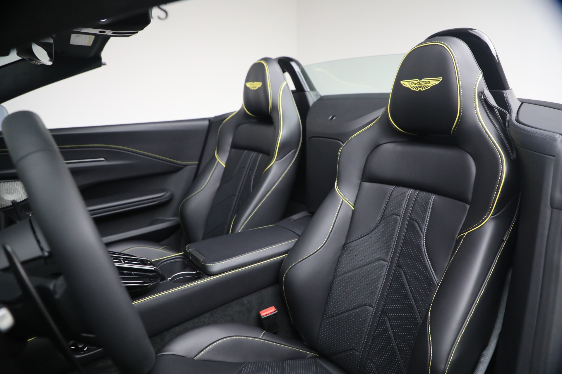 New-2026-Aston-Martin-Vantage-Roadster