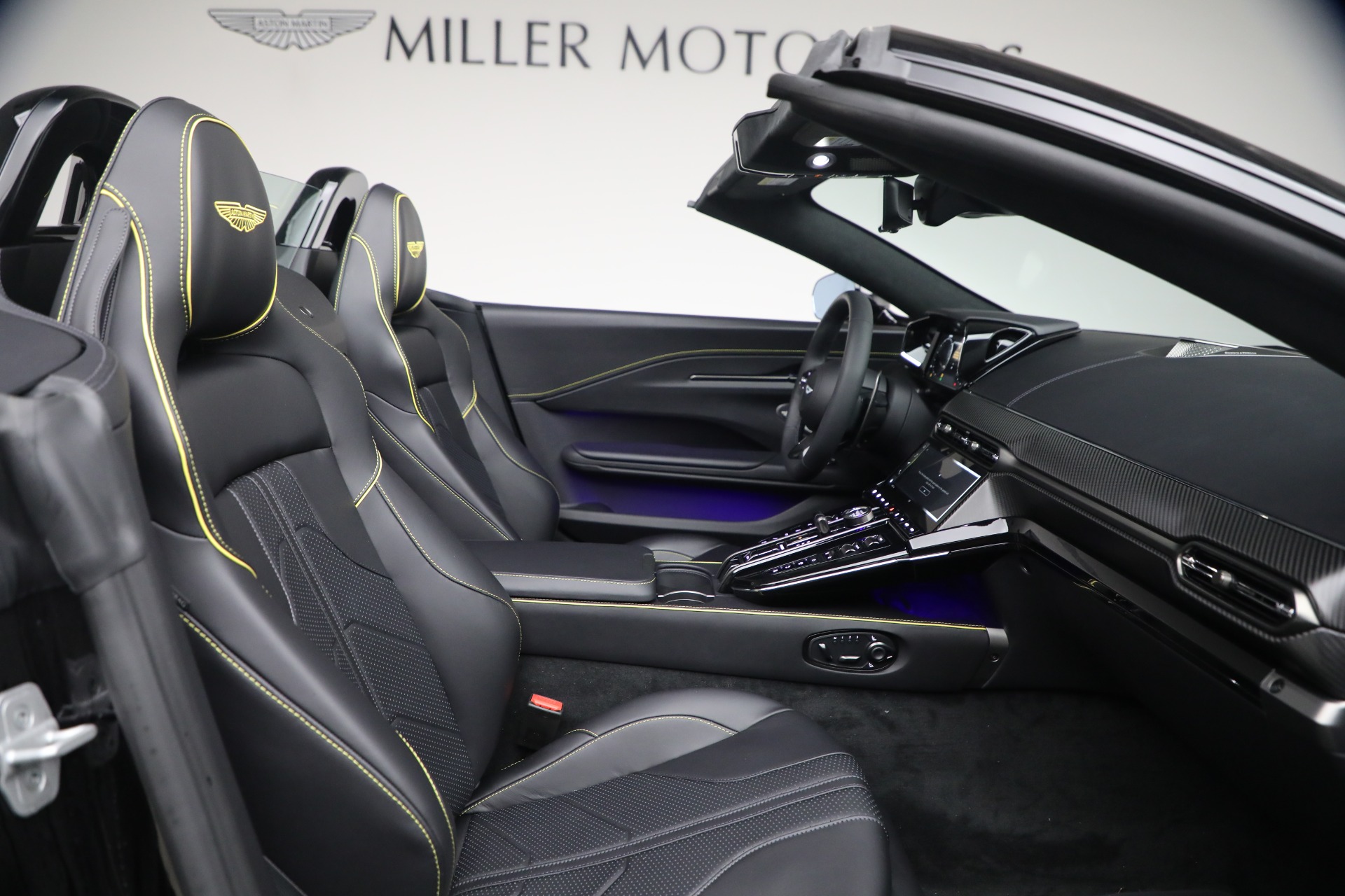New-2026-Aston-Martin-Vantage-Roadster