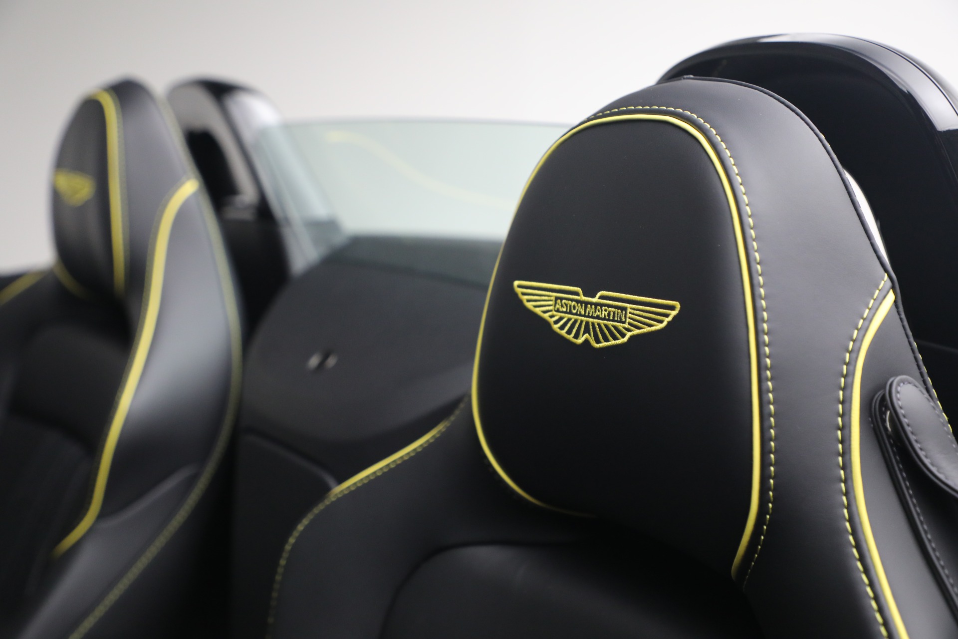 New-2026-Aston-Martin-Vantage-Roadster