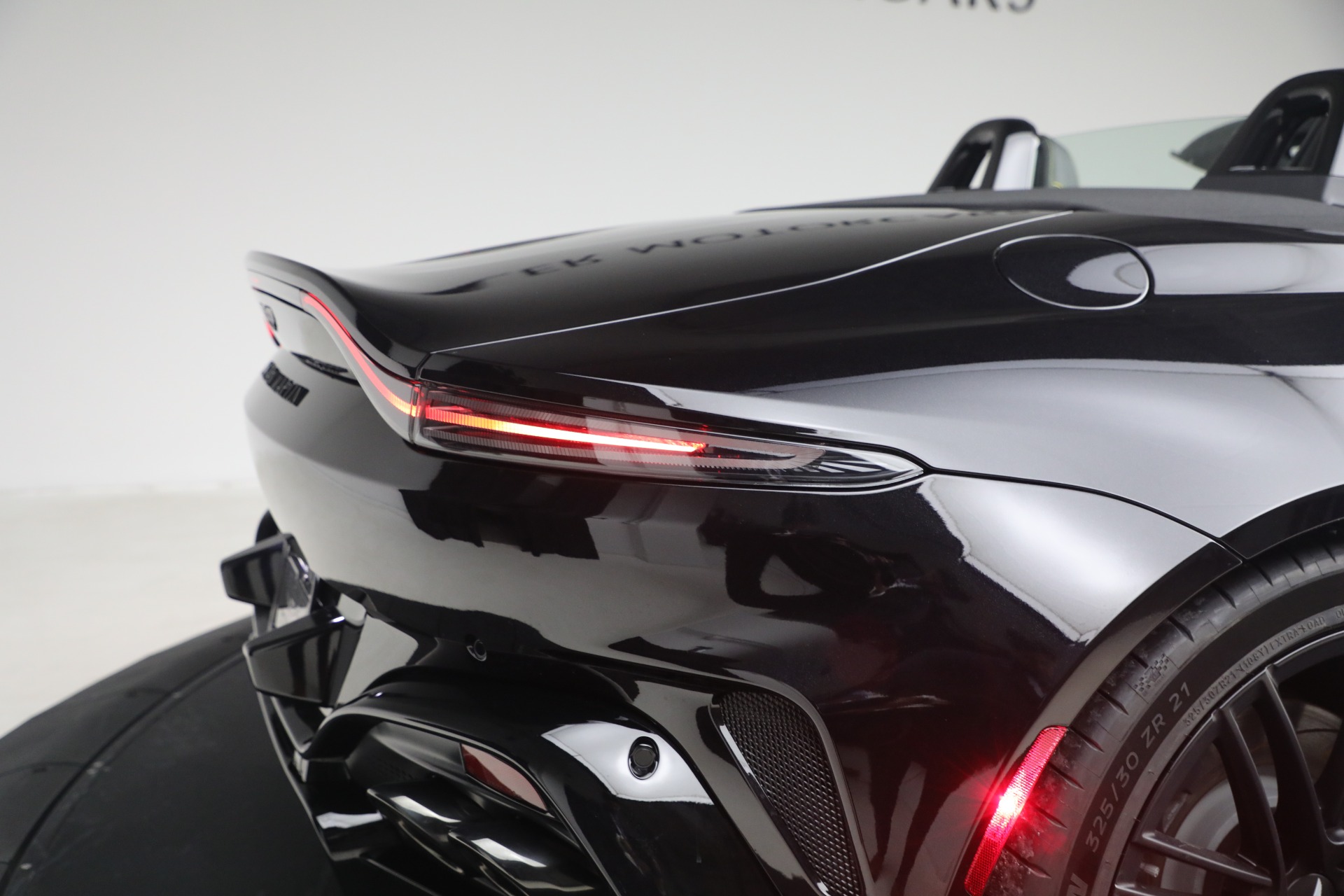 New-2026-Aston-Martin-Vantage-Roadster