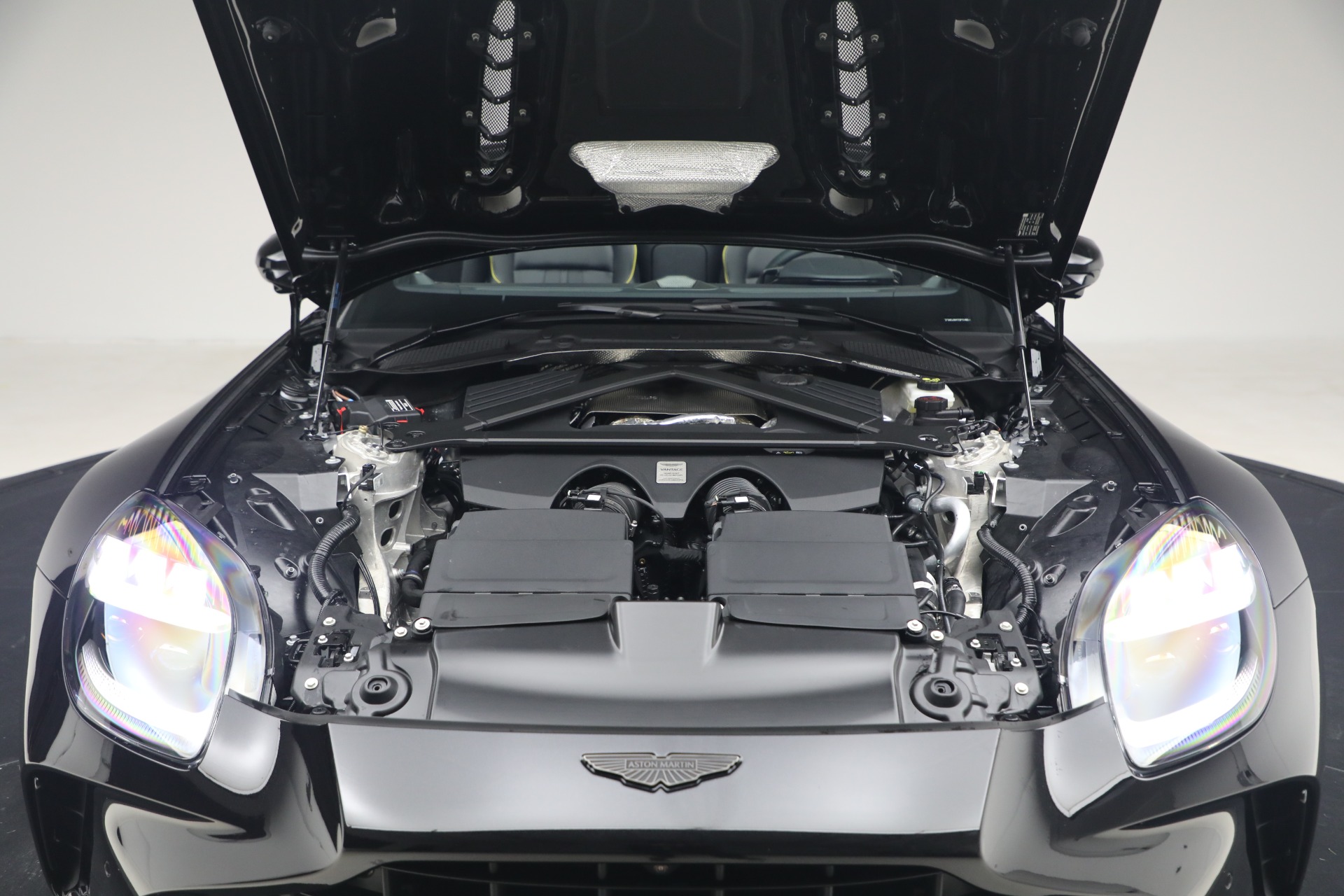 New-2026-Aston-Martin-Vantage-Roadster