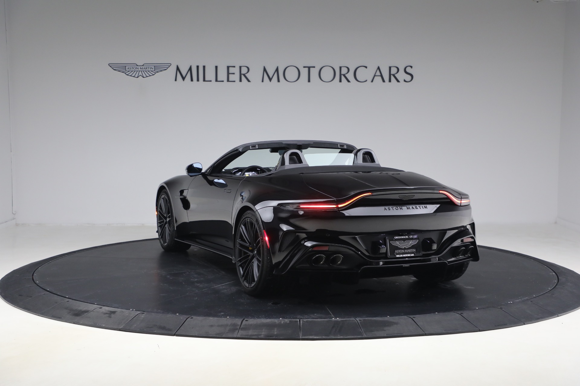 New-2026-Aston-Martin-Vantage-Roadster
