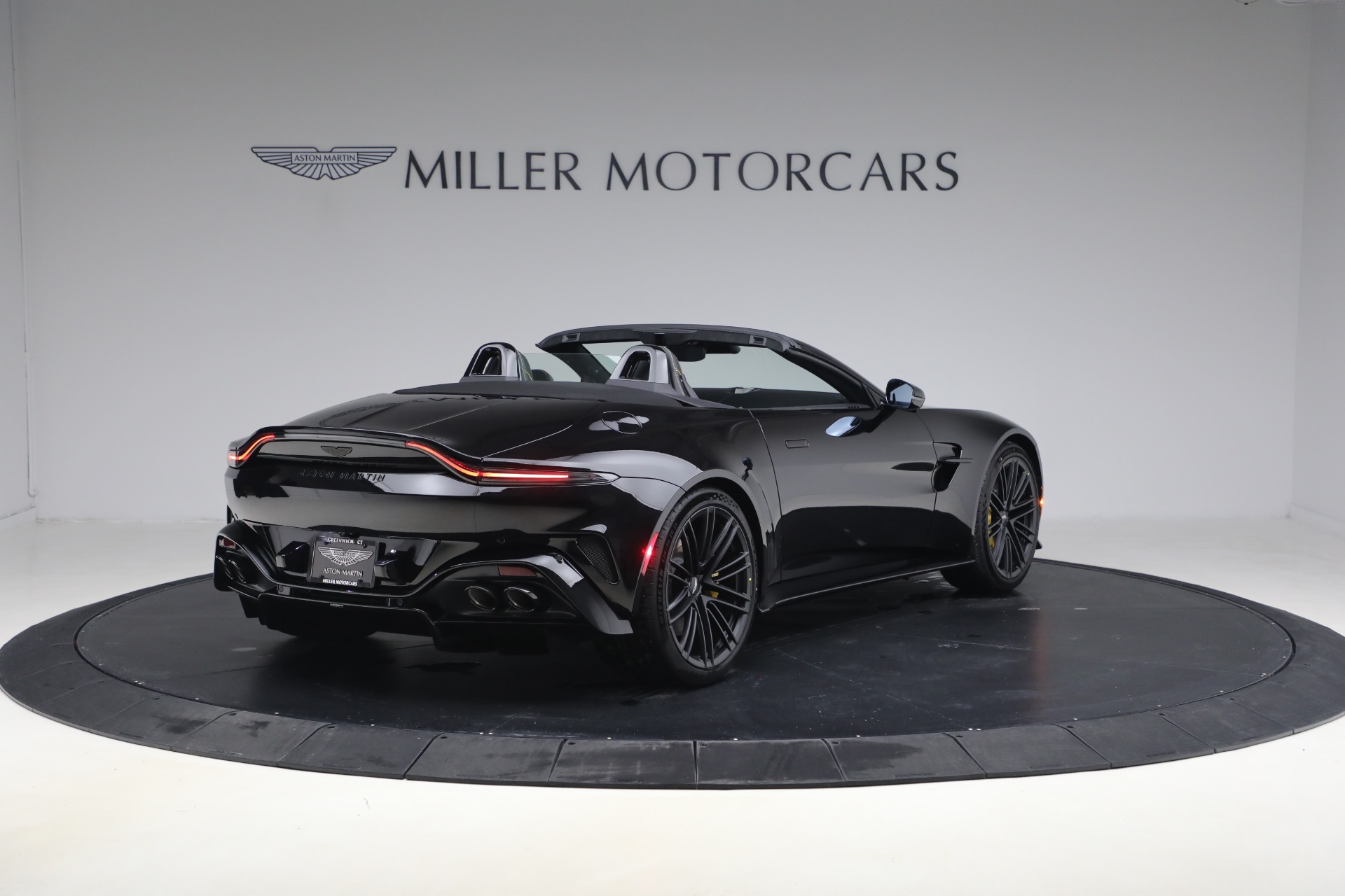 New-2026-Aston-Martin-Vantage-Roadster
