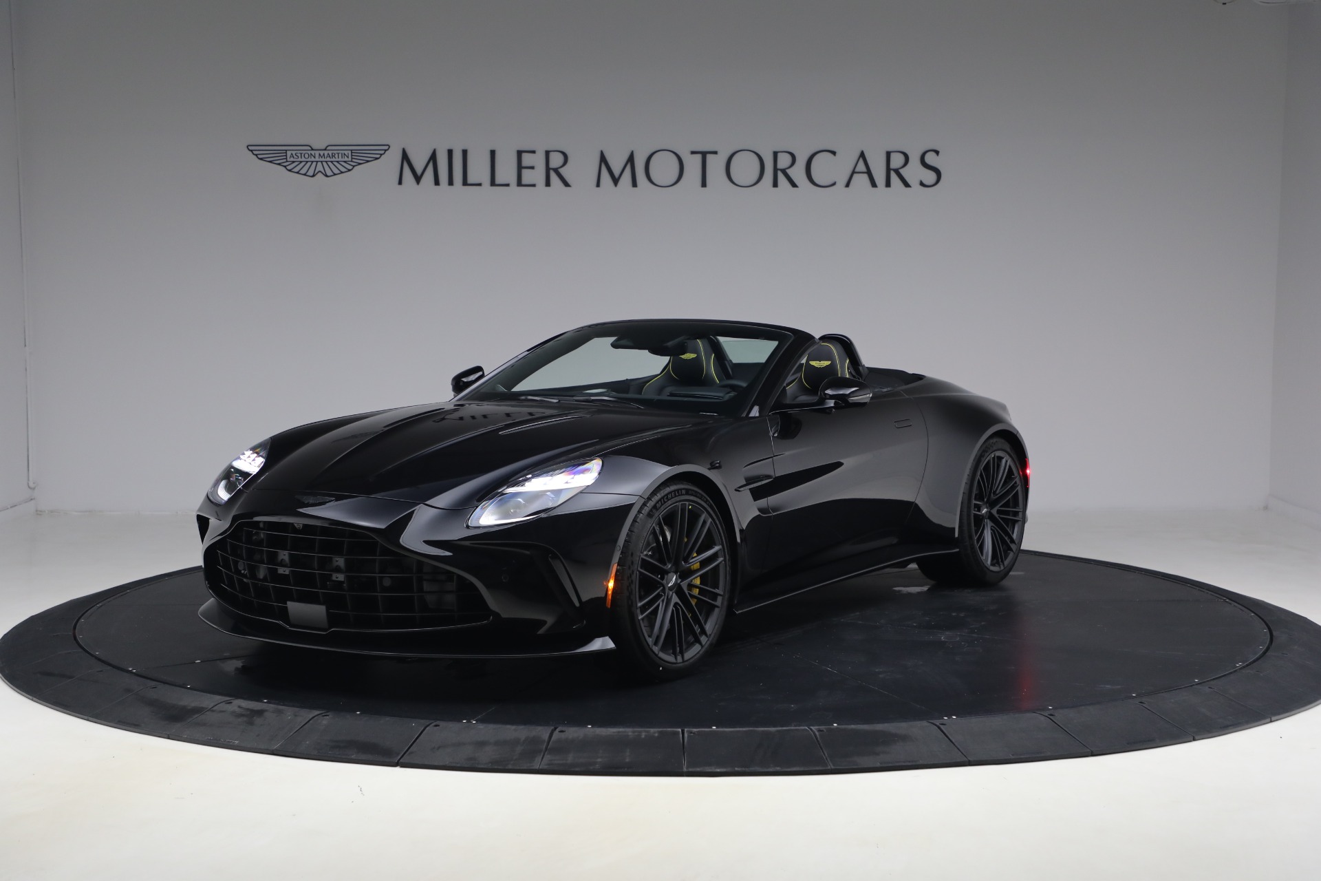 New-2026-Aston-Martin-Vantage-Roadster