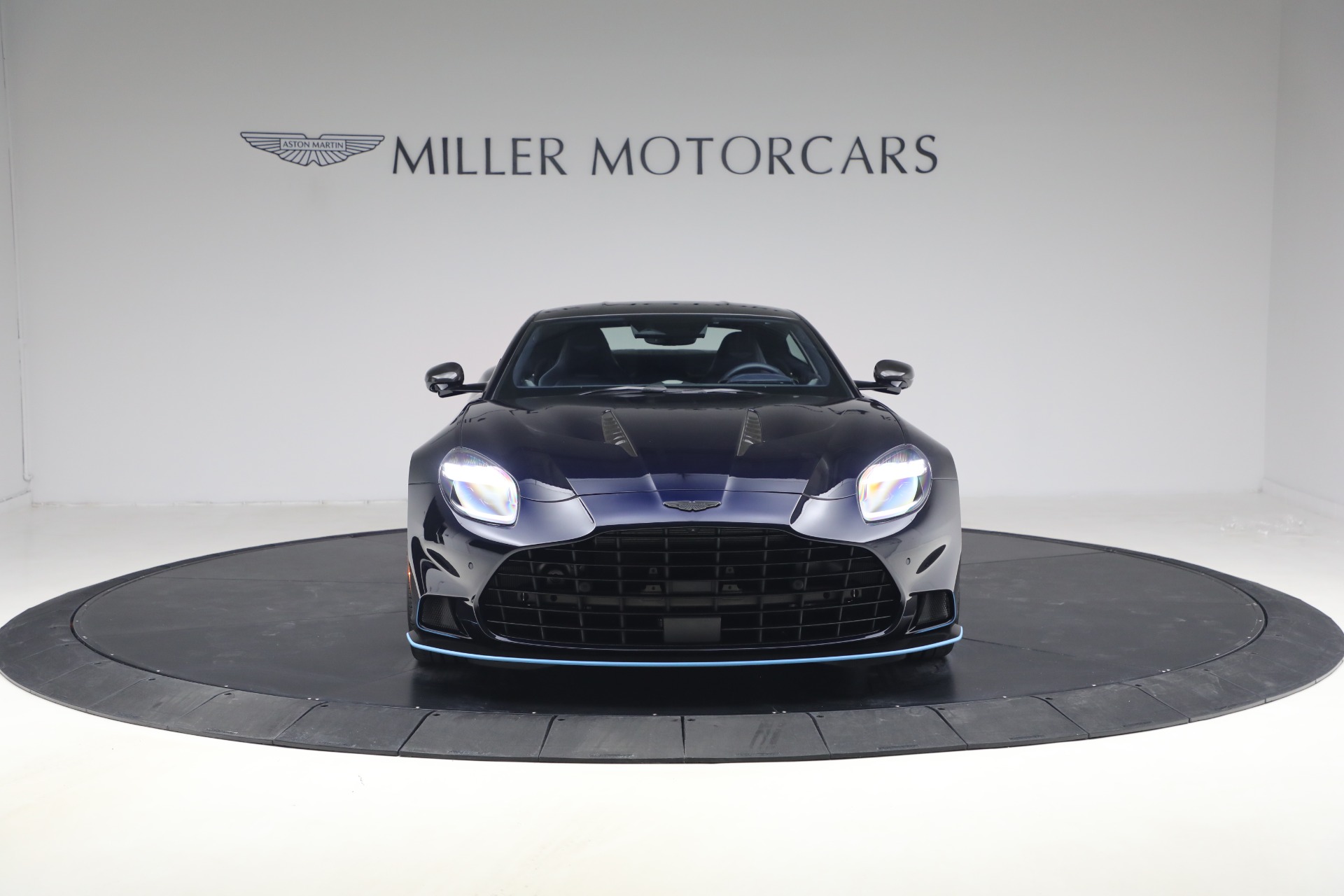 Used-2025-Aston-Martin-Vanquish