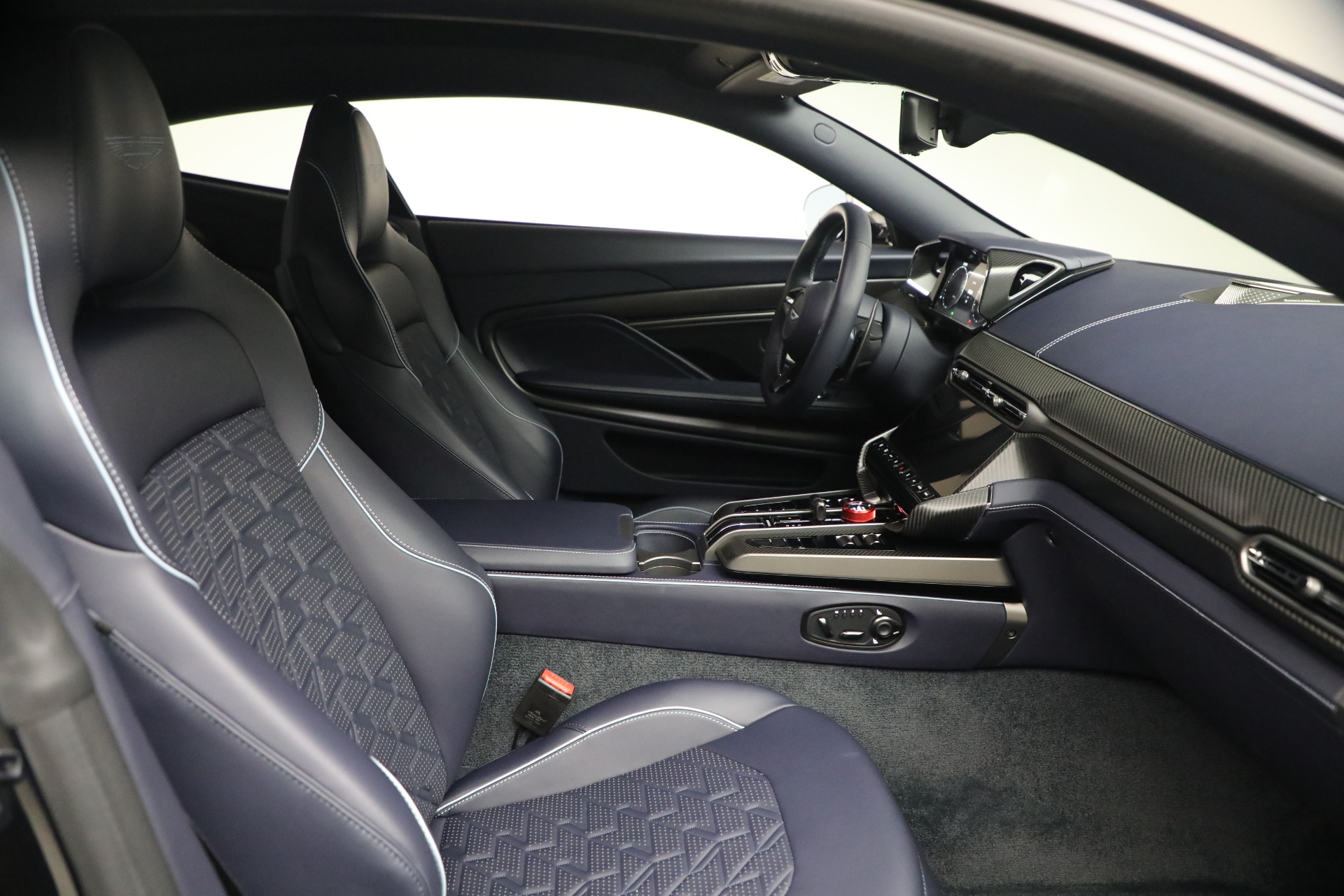 Used-2025-Aston-Martin-Vanquish