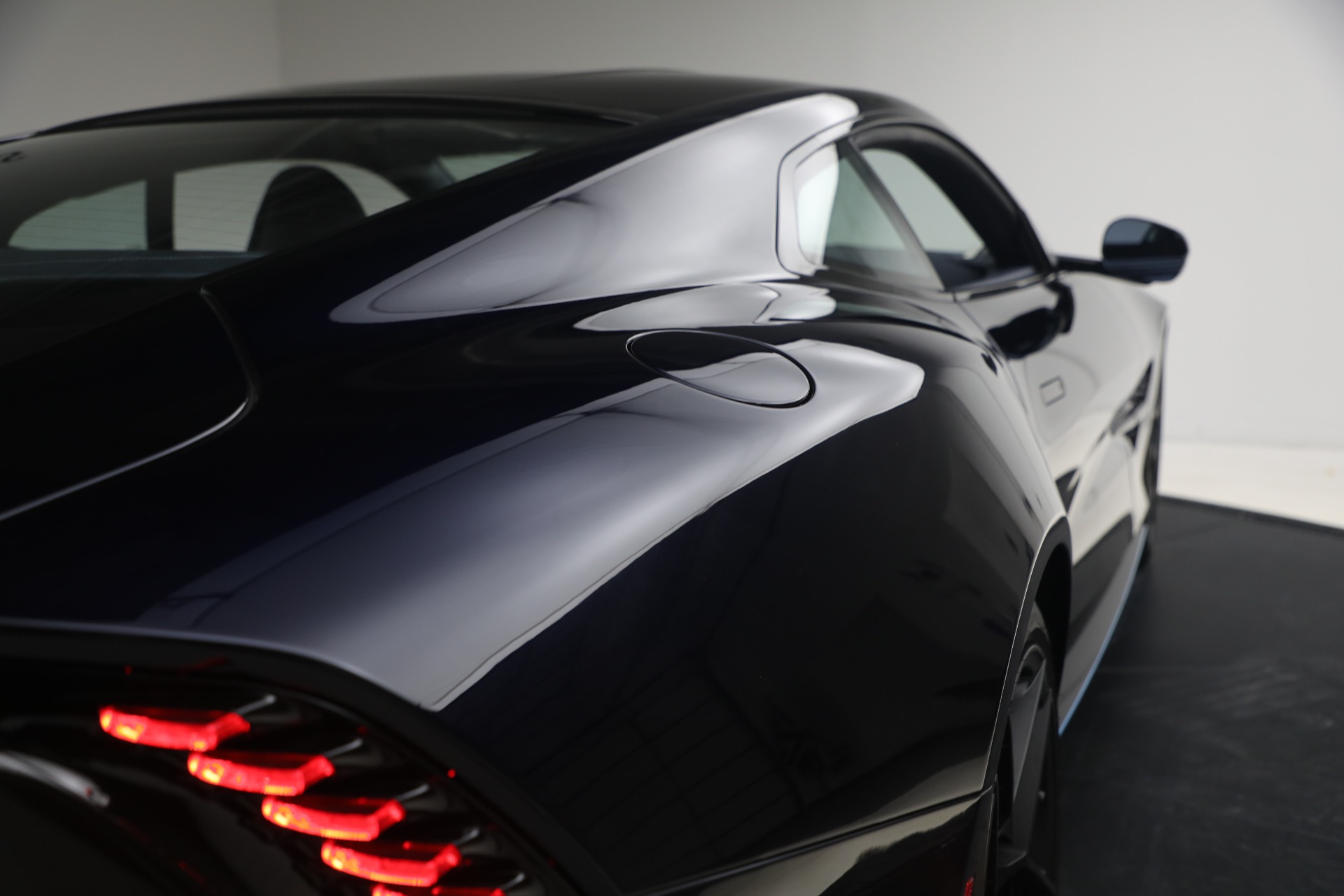 Used-2025-Aston-Martin-Vanquish