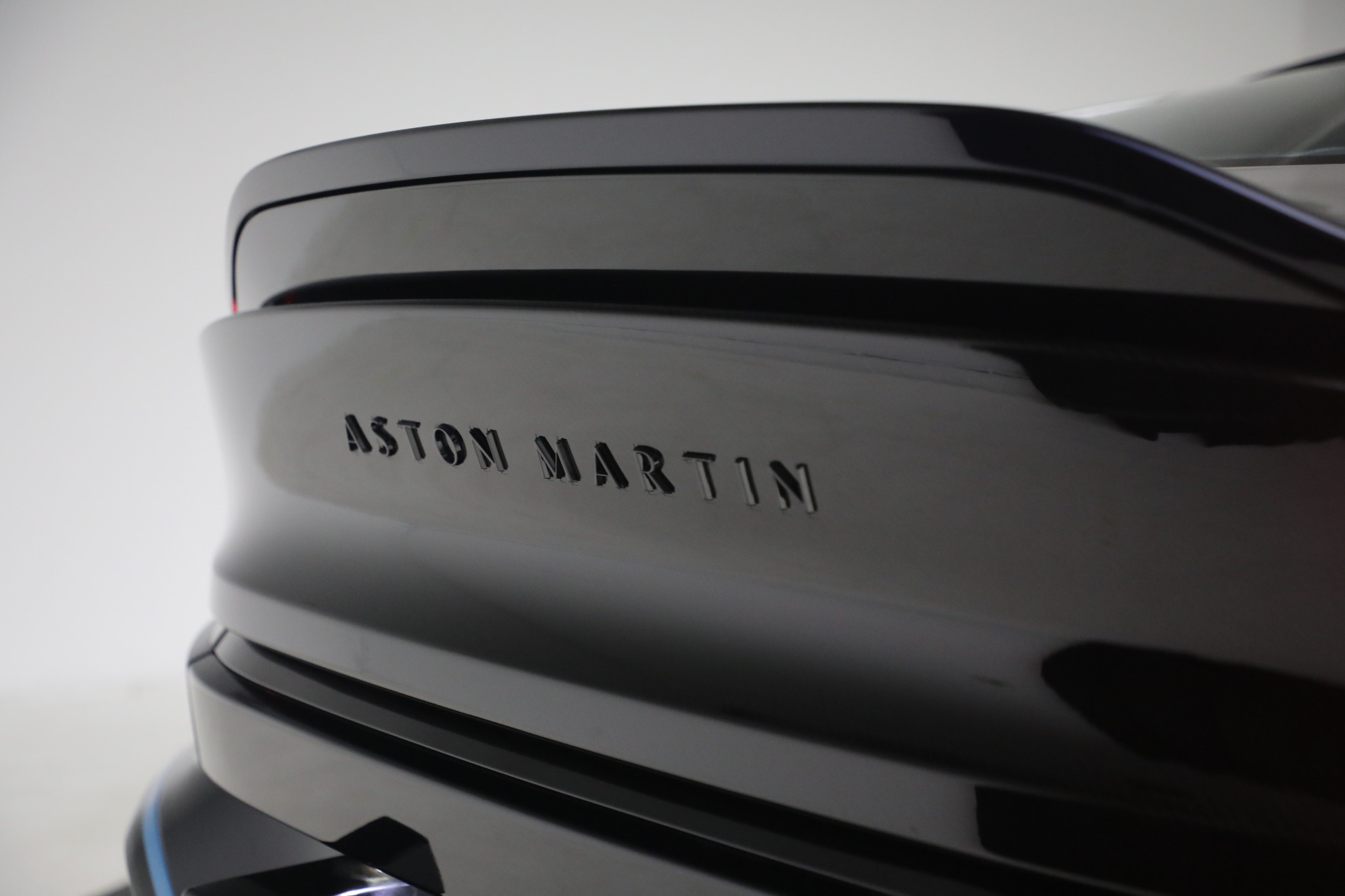 Used-2025-Aston-Martin-Vanquish