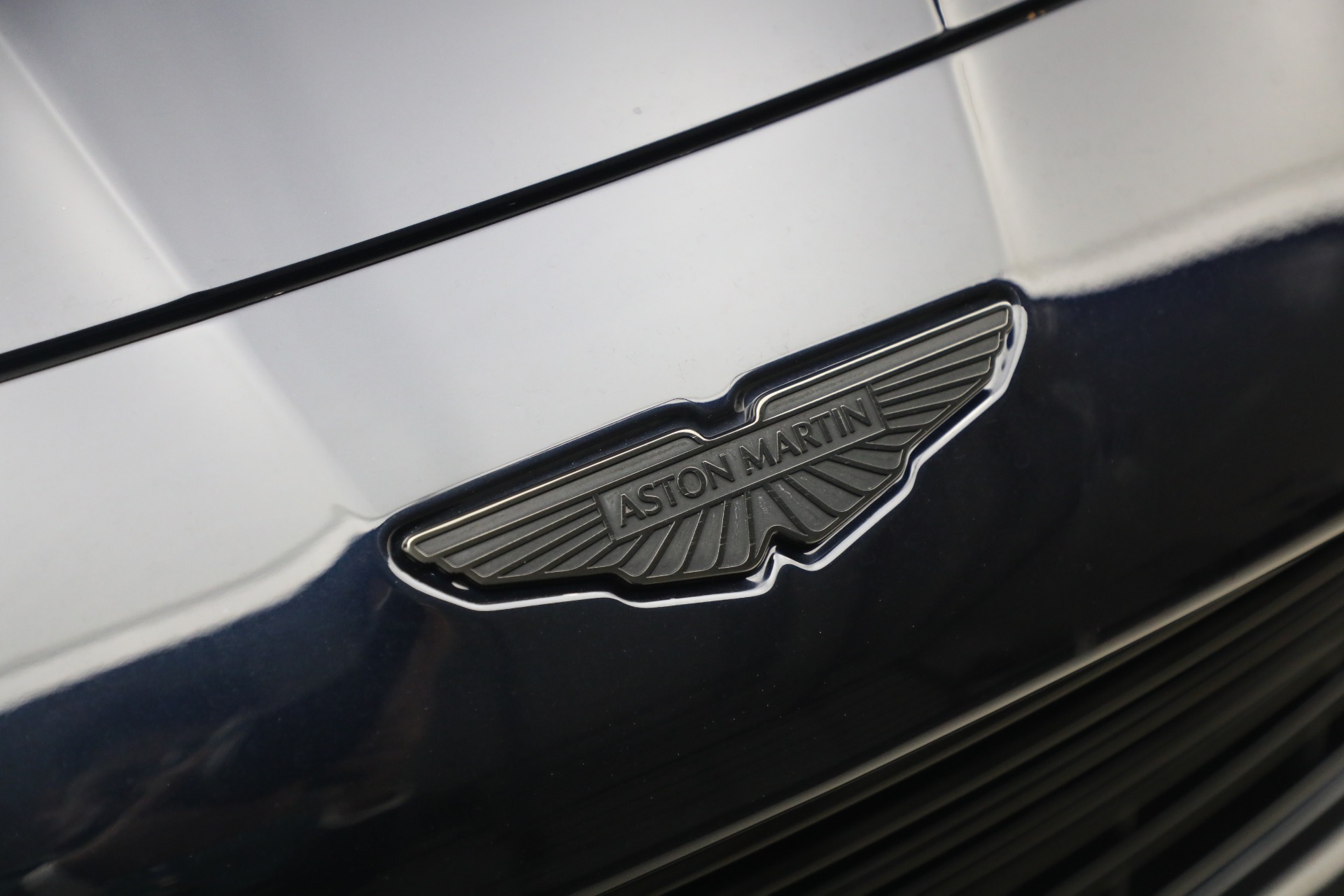 Used-2025-Aston-Martin-Vanquish