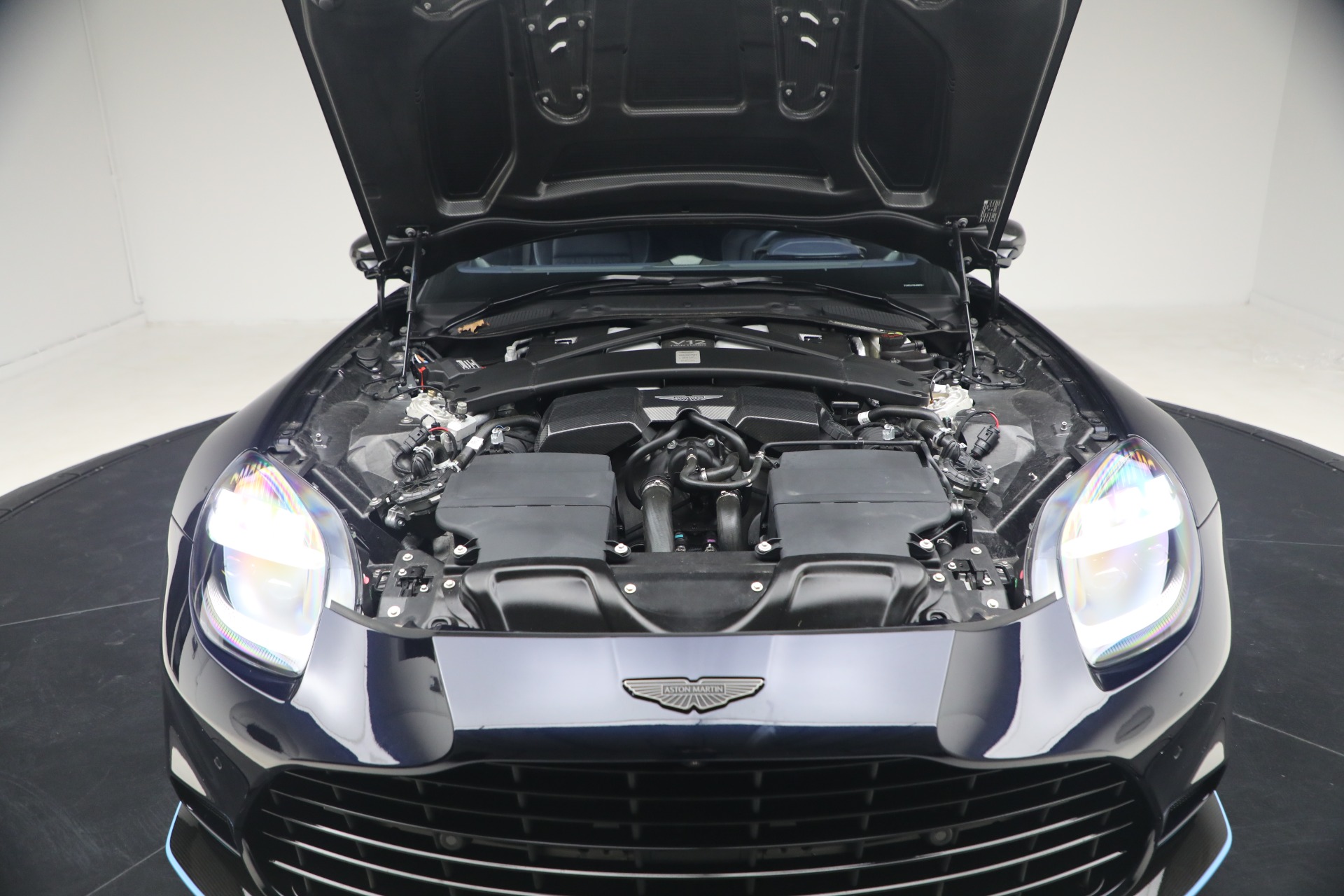 Used-2025-Aston-Martin-Vanquish