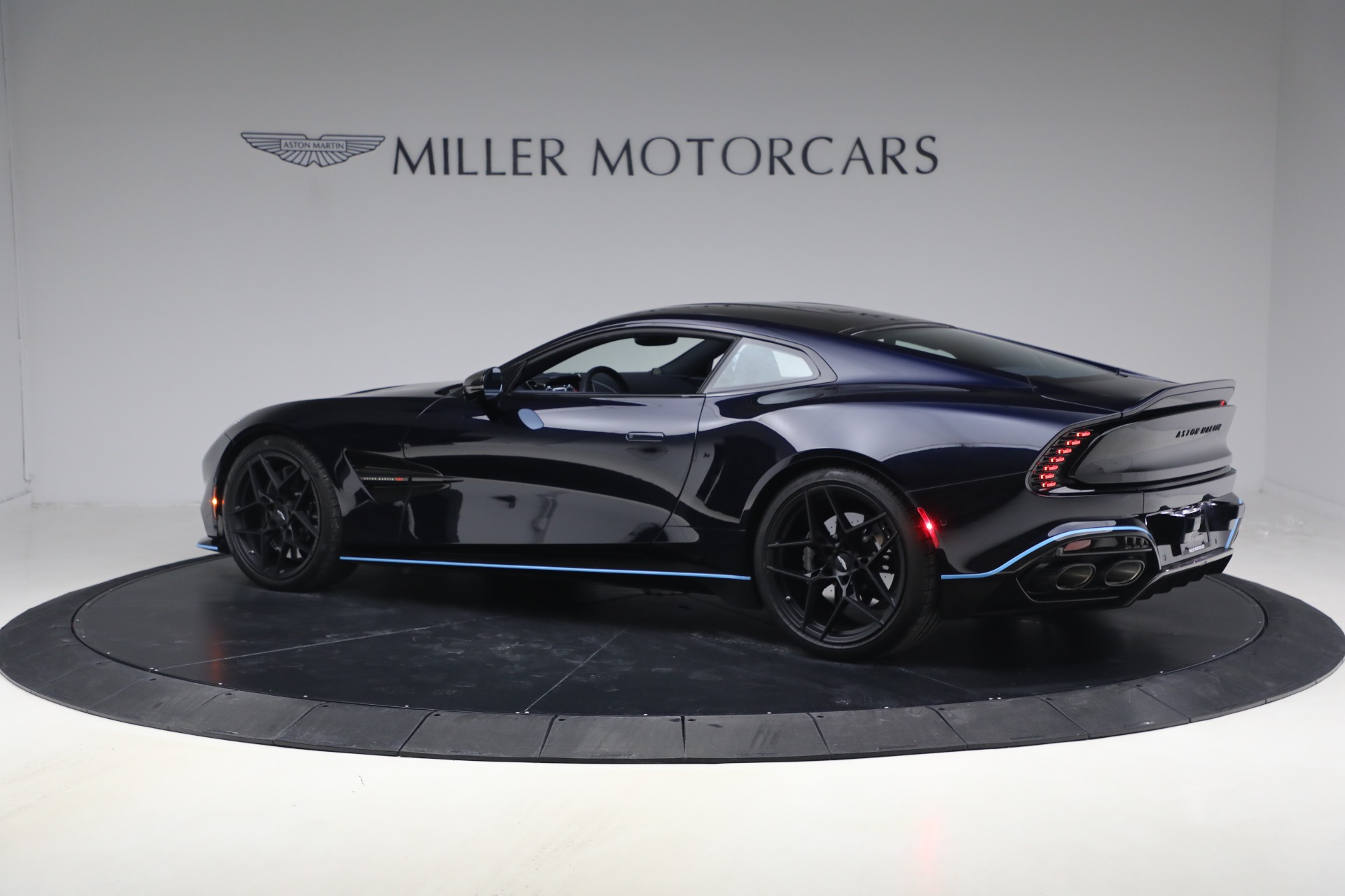Used-2025-Aston-Martin-Vanquish
