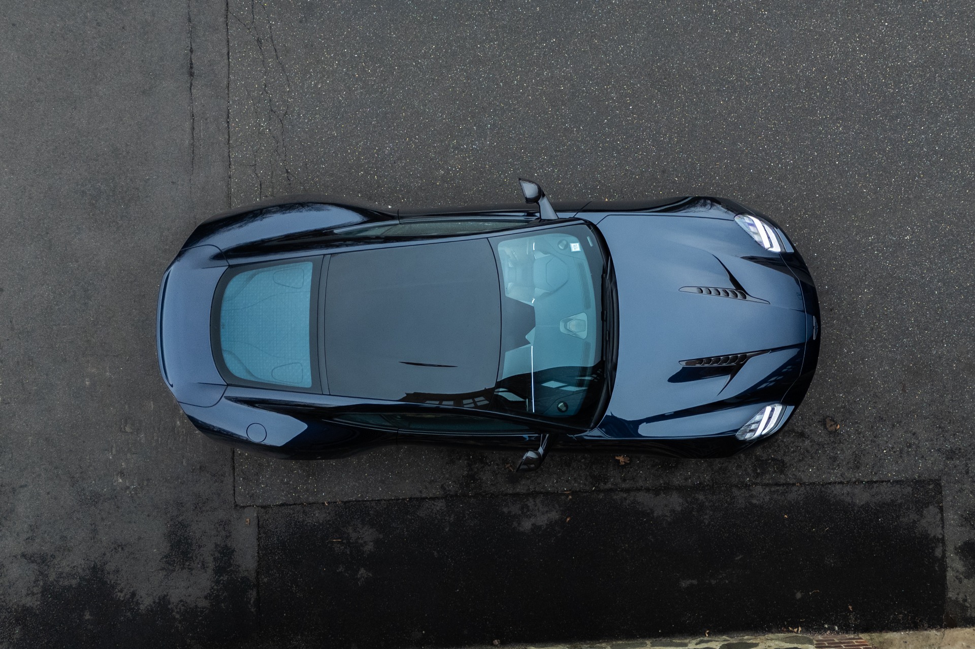 Used-2025-Aston-Martin-Vanquish