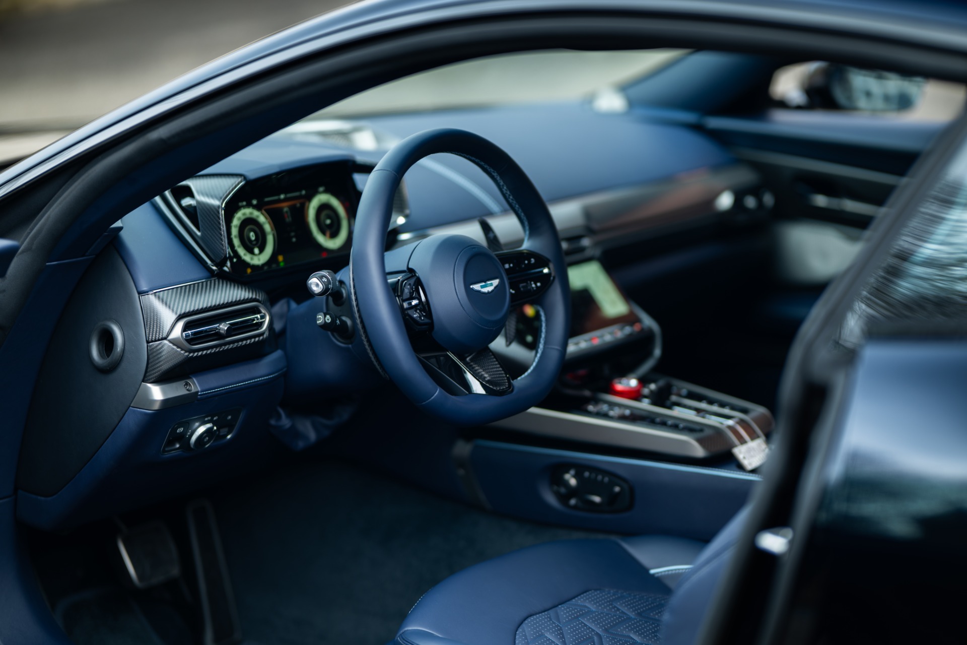 Used-2025-Aston-Martin-Vanquish