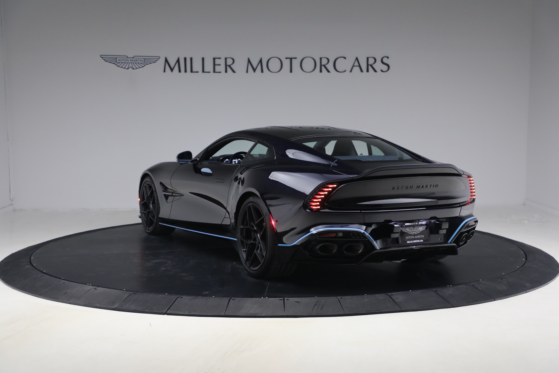 Used-2025-Aston-Martin-Vanquish