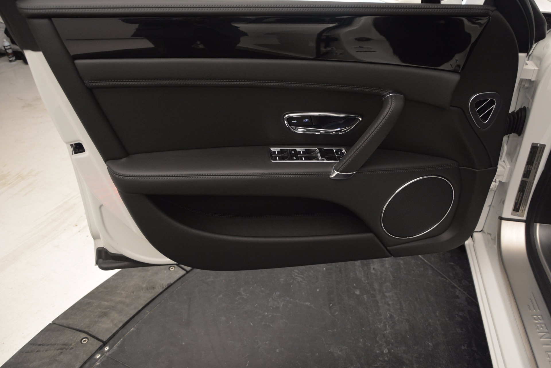 Used-2016-Bentley-Flying-Spur-V8