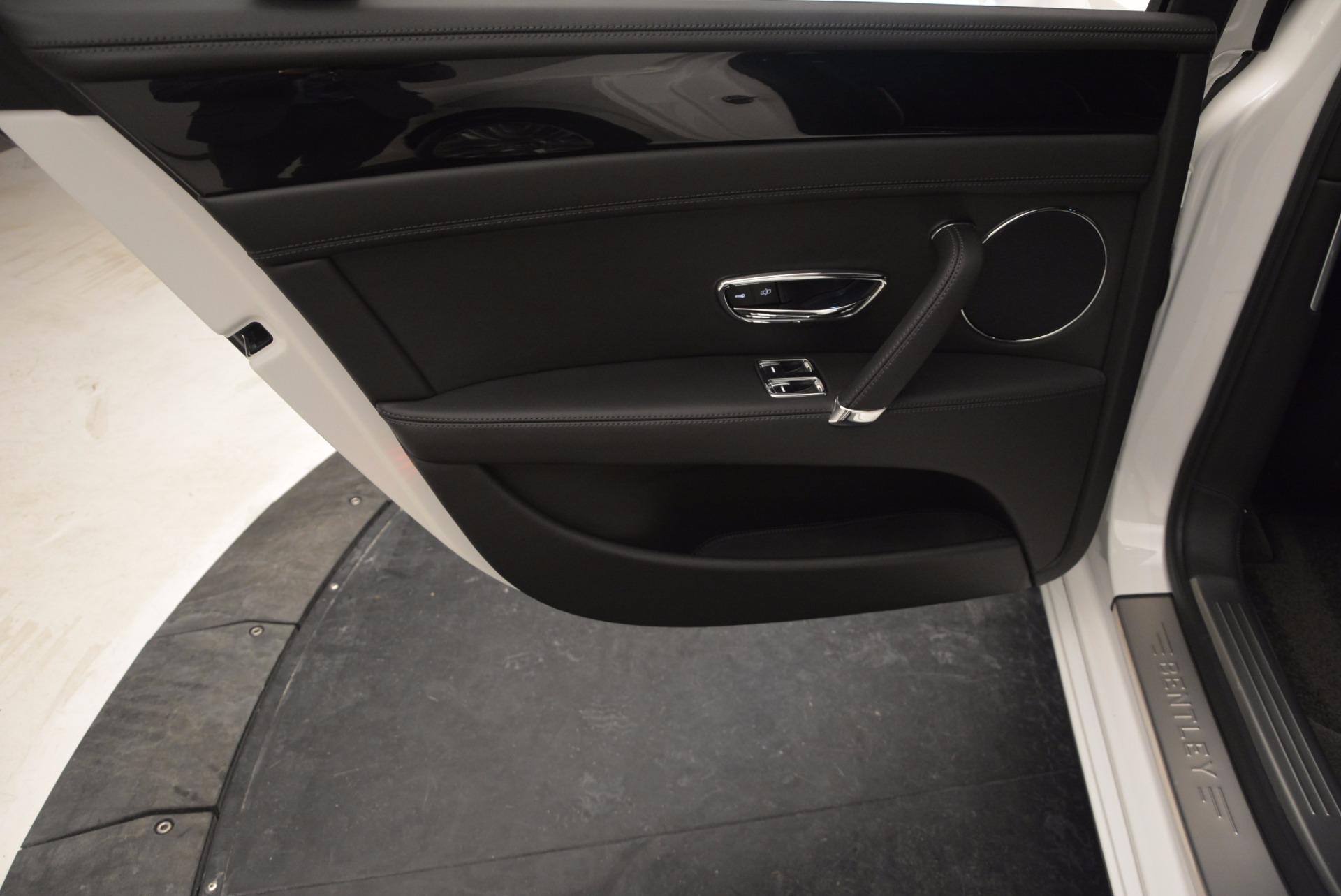 Used-2016-Bentley-Flying-Spur-V8