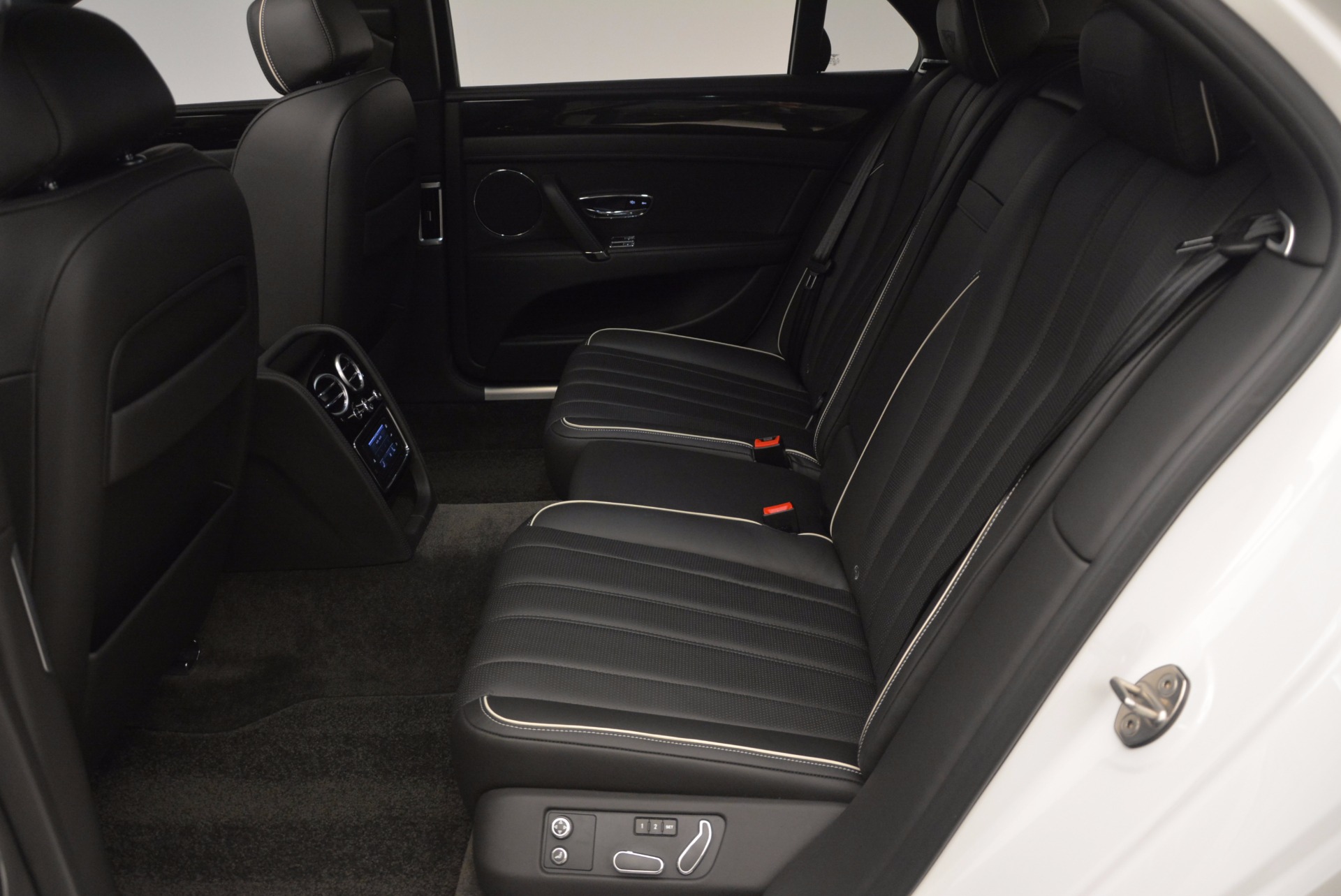 Used-2016-Bentley-Flying-Spur-V8