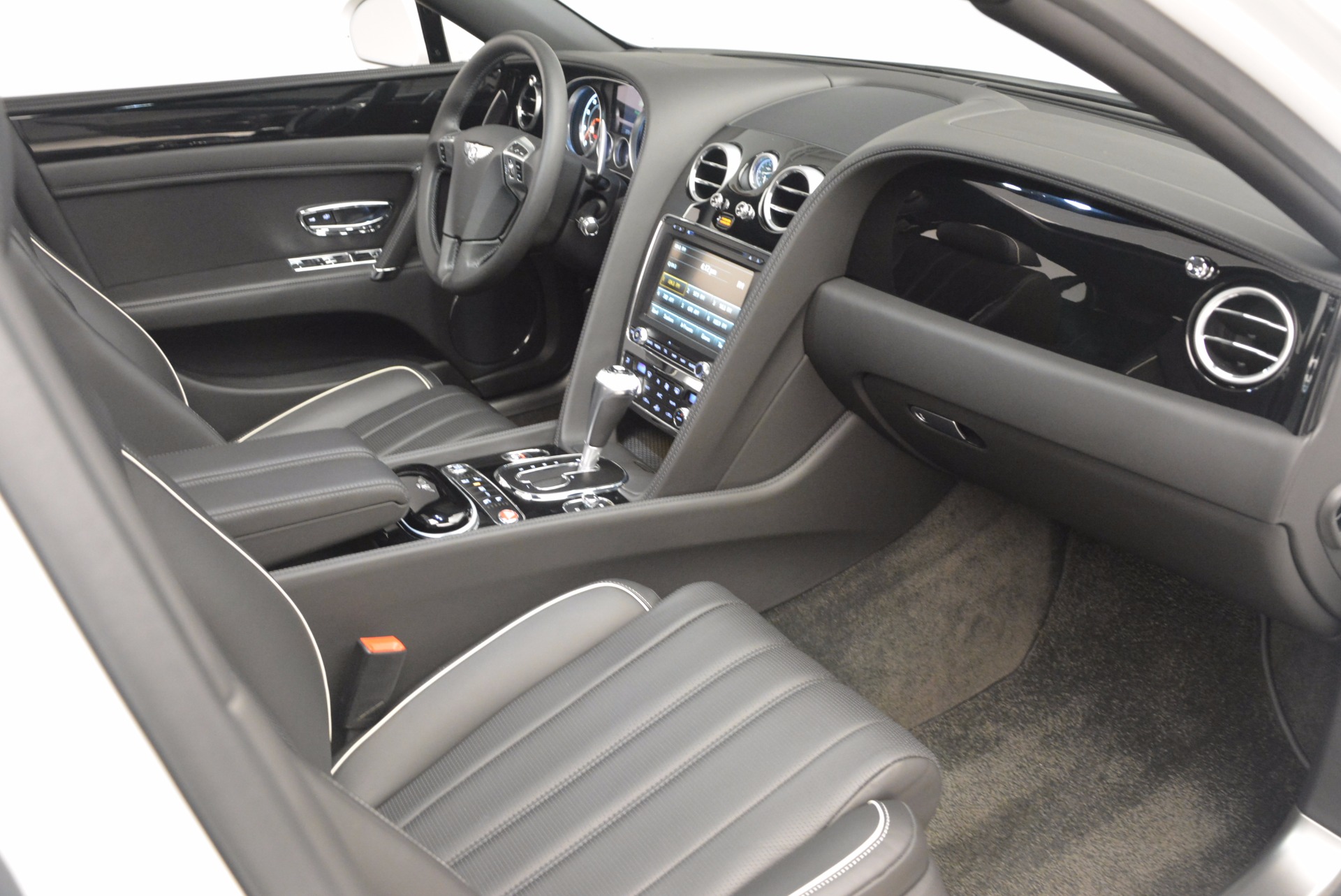 Used-2016-Bentley-Flying-Spur-V8