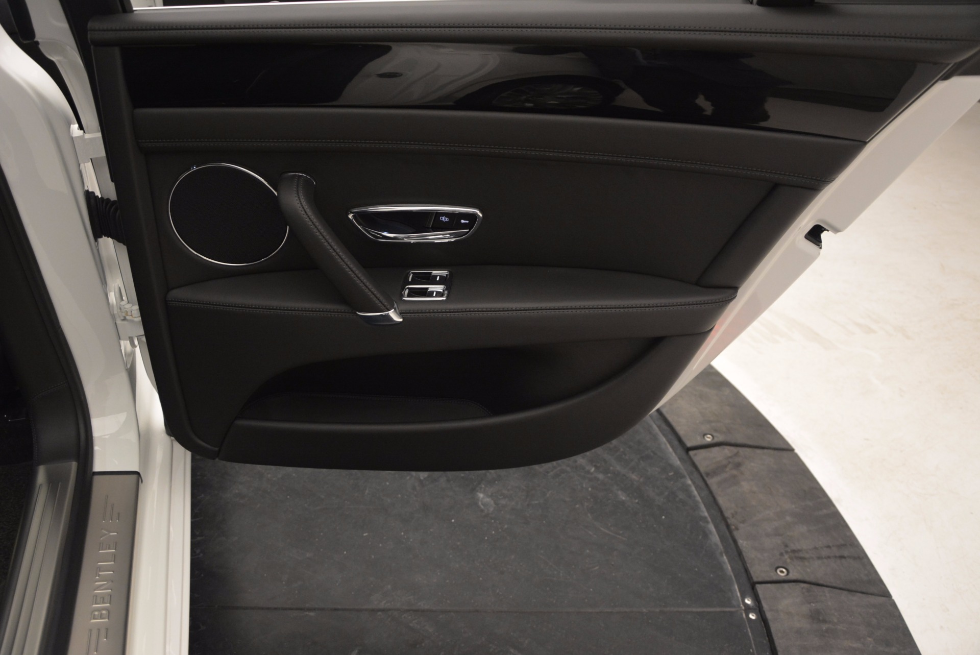 Used-2016-Bentley-Flying-Spur-V8