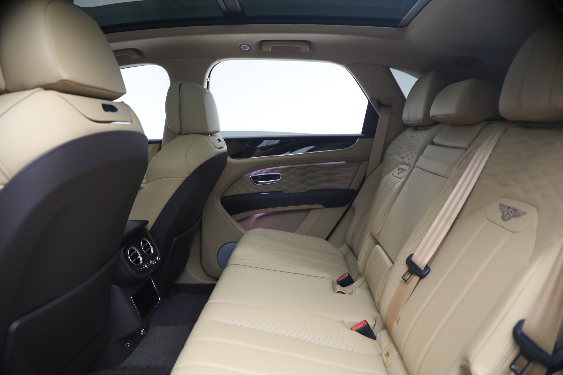New-2026-Bentley-Bentayga-Azure-V8
