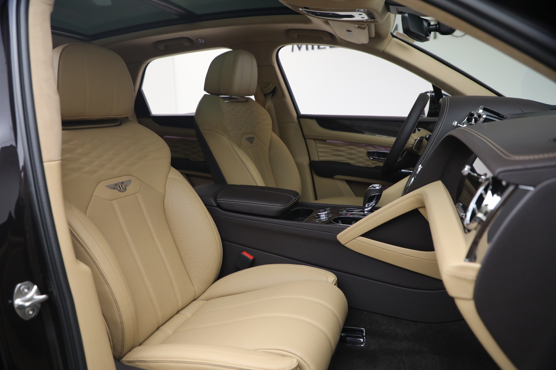 New-2026-Bentley-Bentayga-Azure-V8