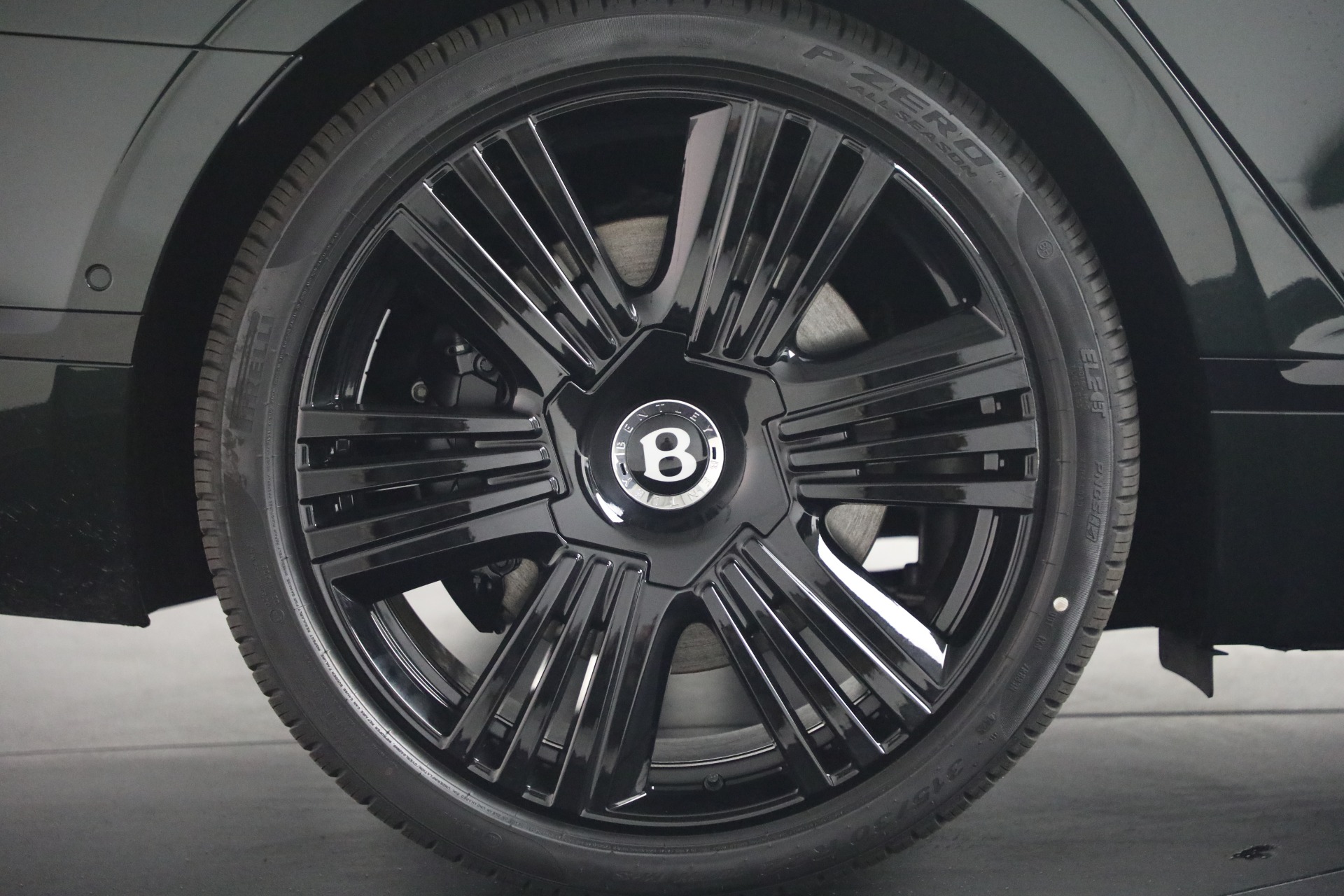 New-2026-Bentley-Flying-Spur-Azure