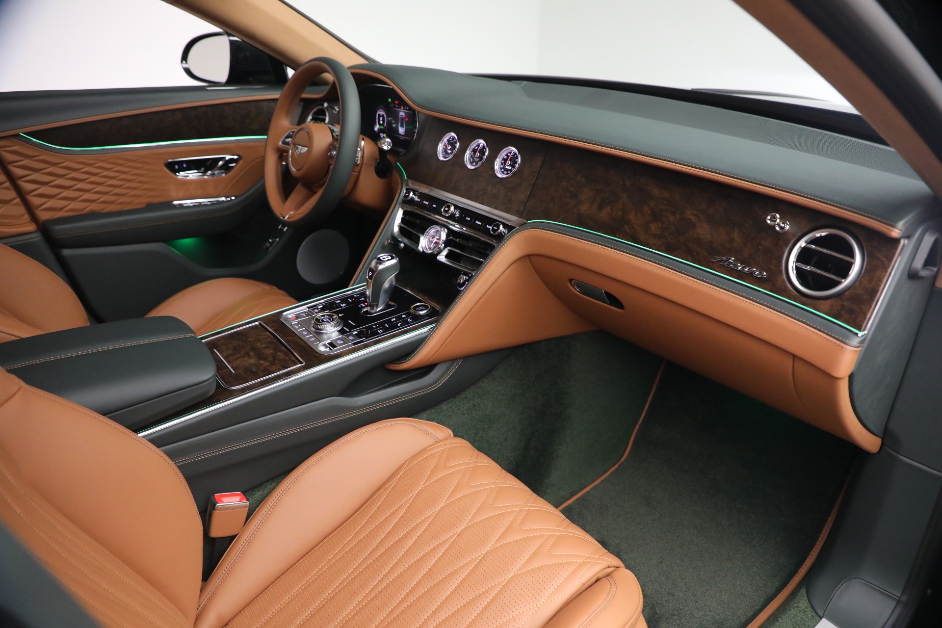 New-2026-Bentley-Flying-Spur-Azure