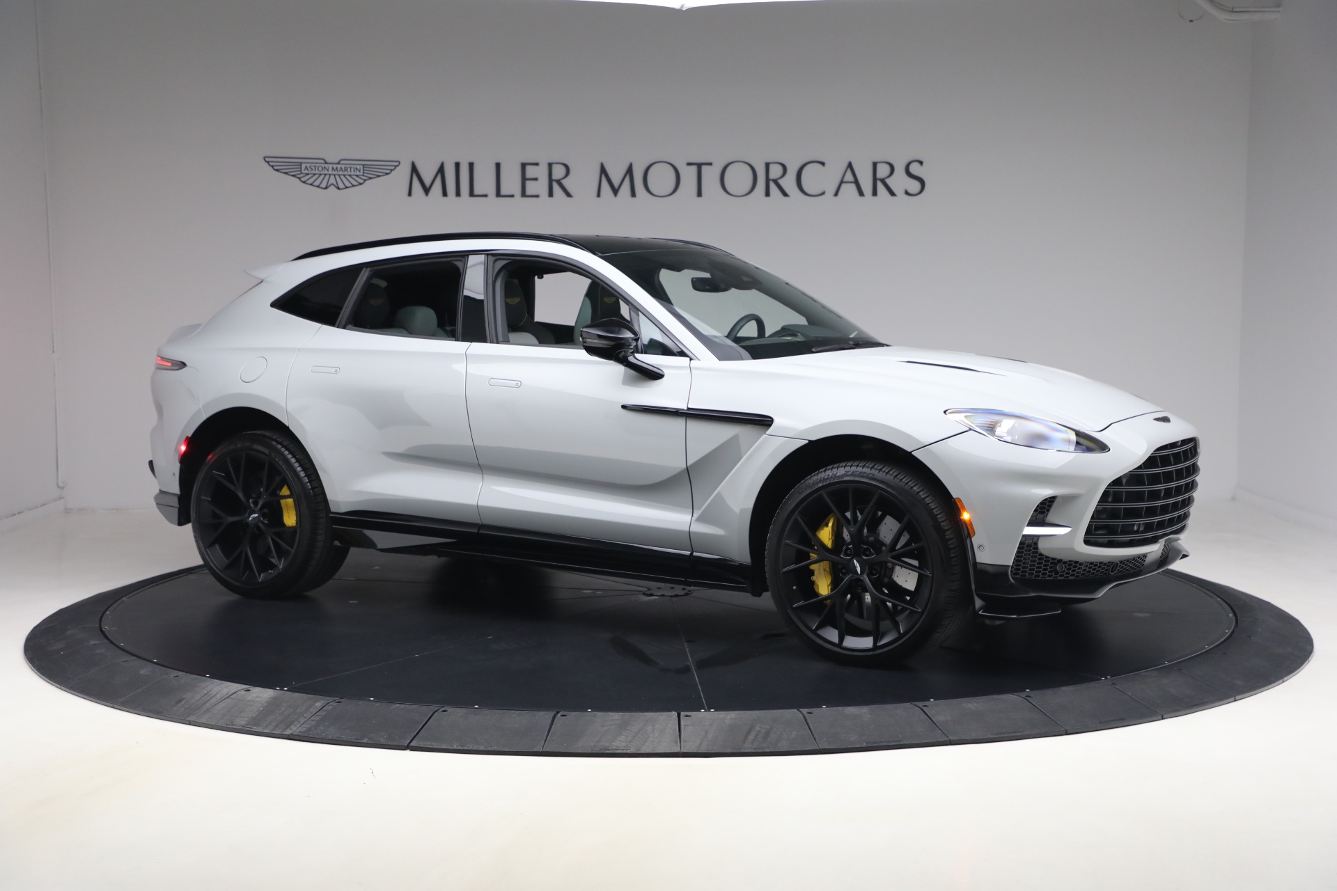 Used-2025-Aston-Martin-DBX-707