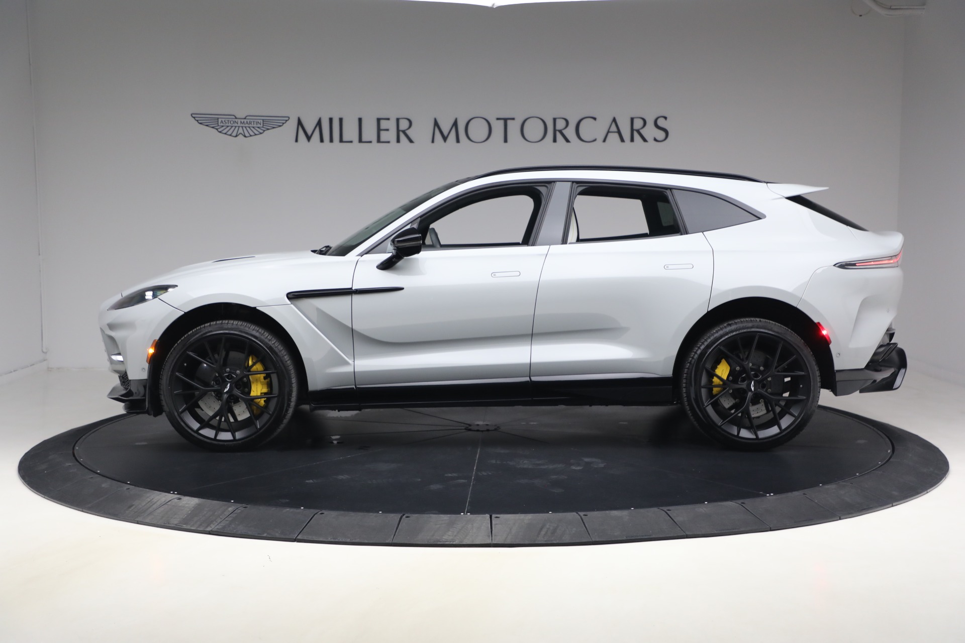 Used-2025-Aston-Martin-DBX-707