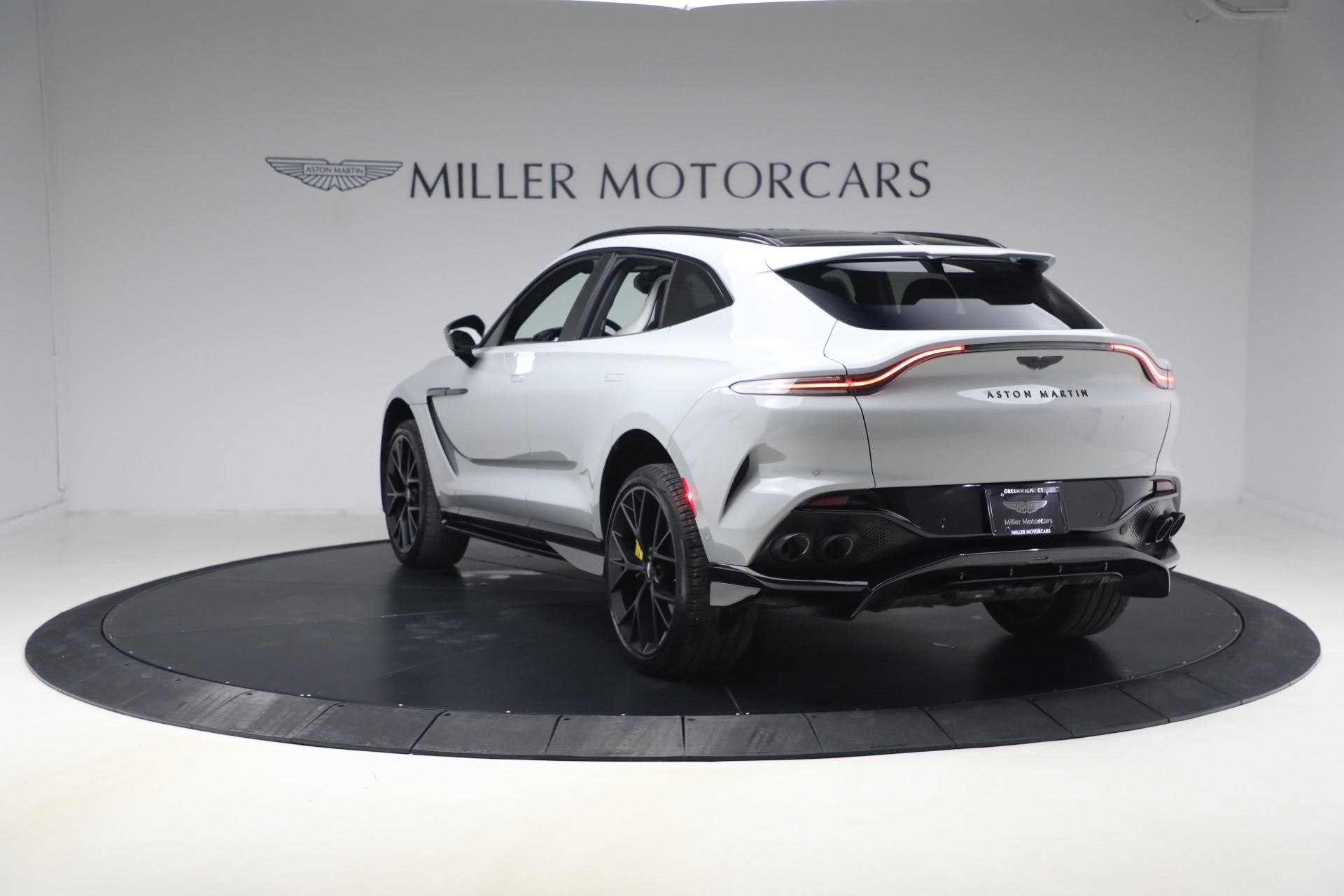 Used-2025-Aston-Martin-DBX-707