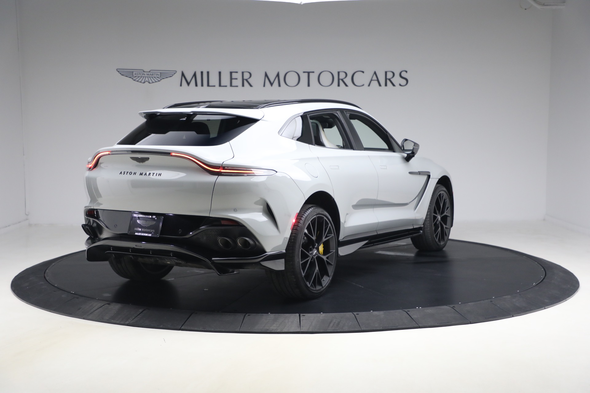 Used-2025-Aston-Martin-DBX-707