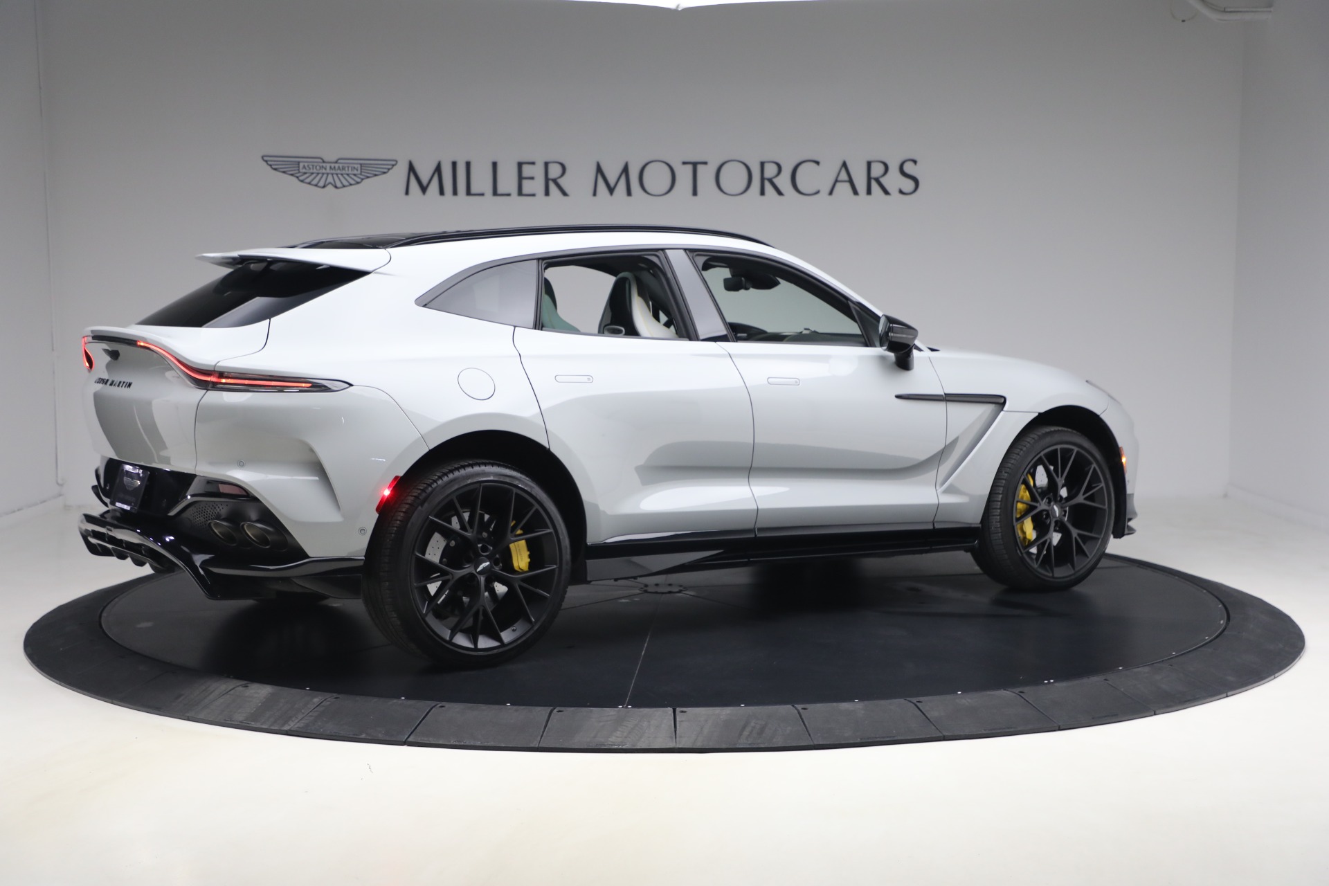 Used-2025-Aston-Martin-DBX-707
