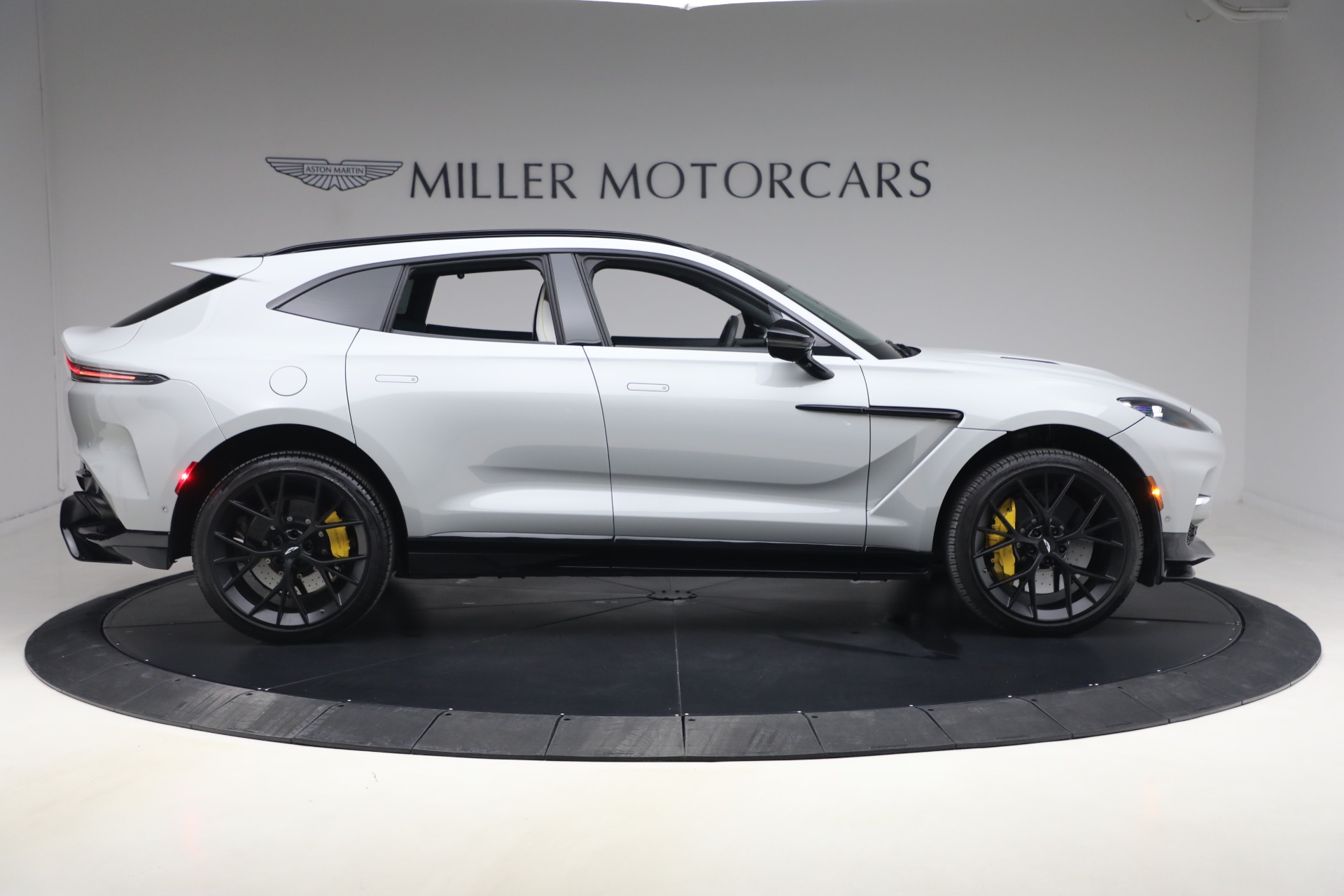 Used-2025-Aston-Martin-DBX-707