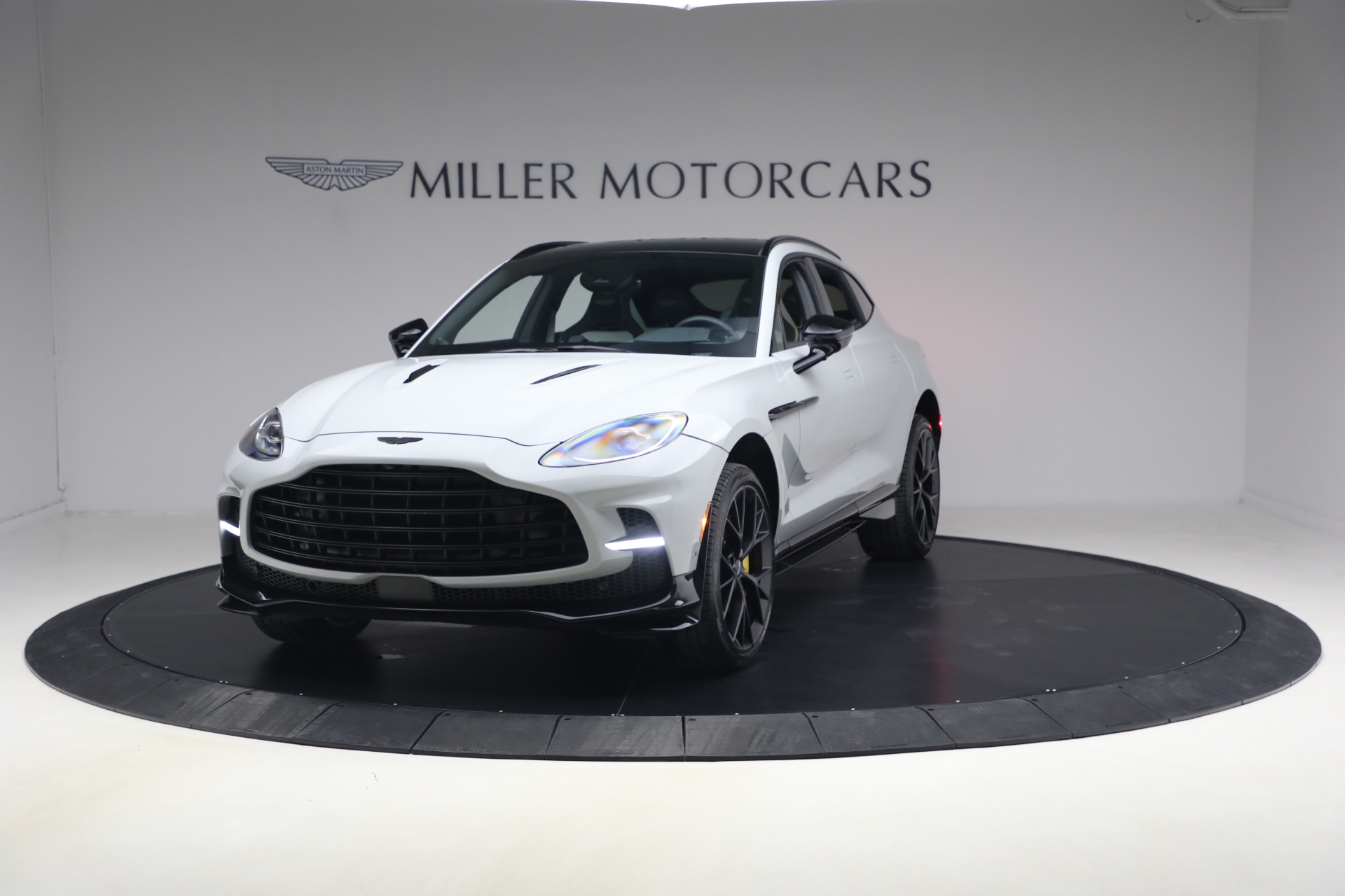 Used-2025-Aston-Martin-DBX-707