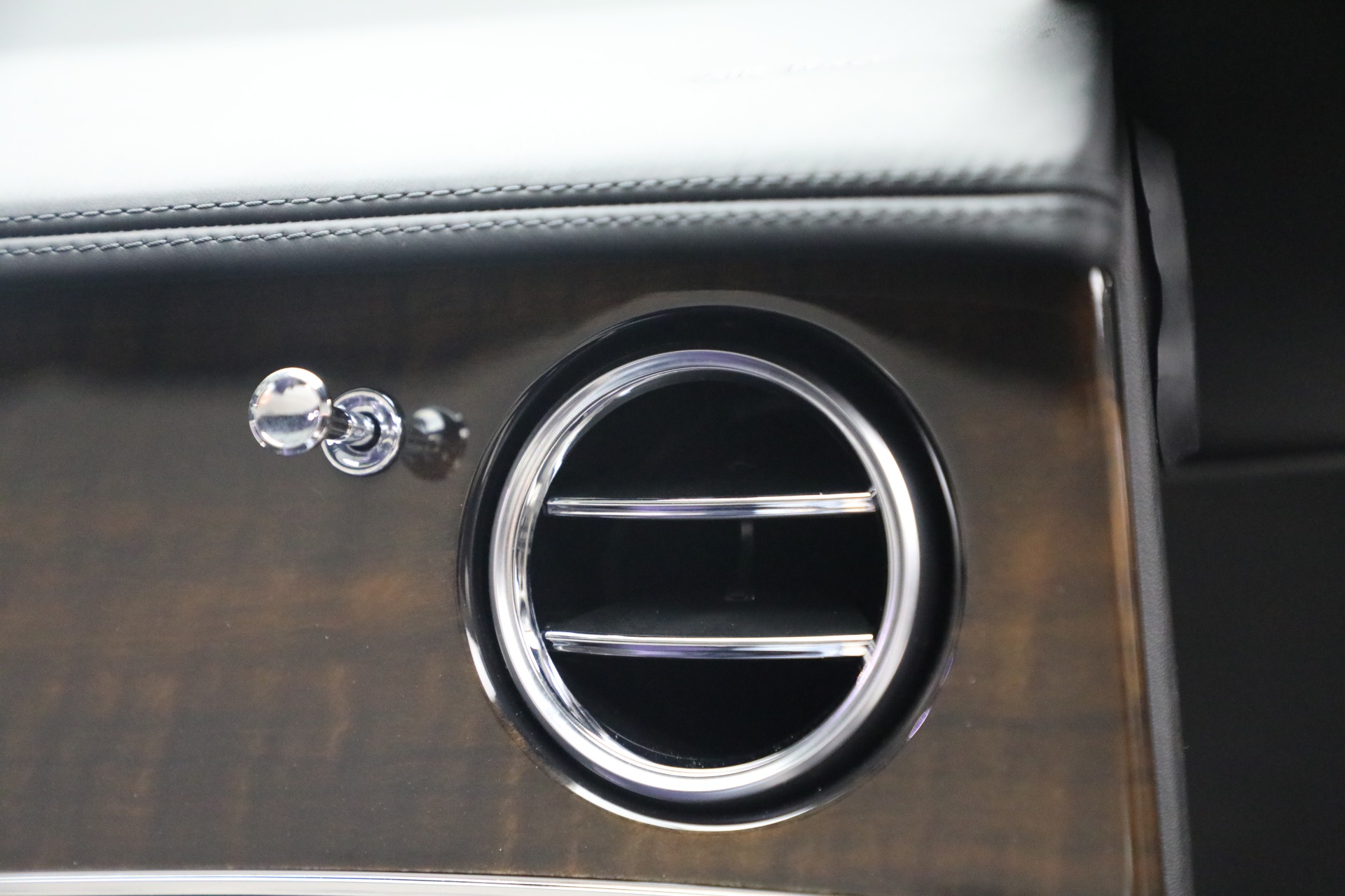 Used-2020-Bentley-Continental-GTC-V8