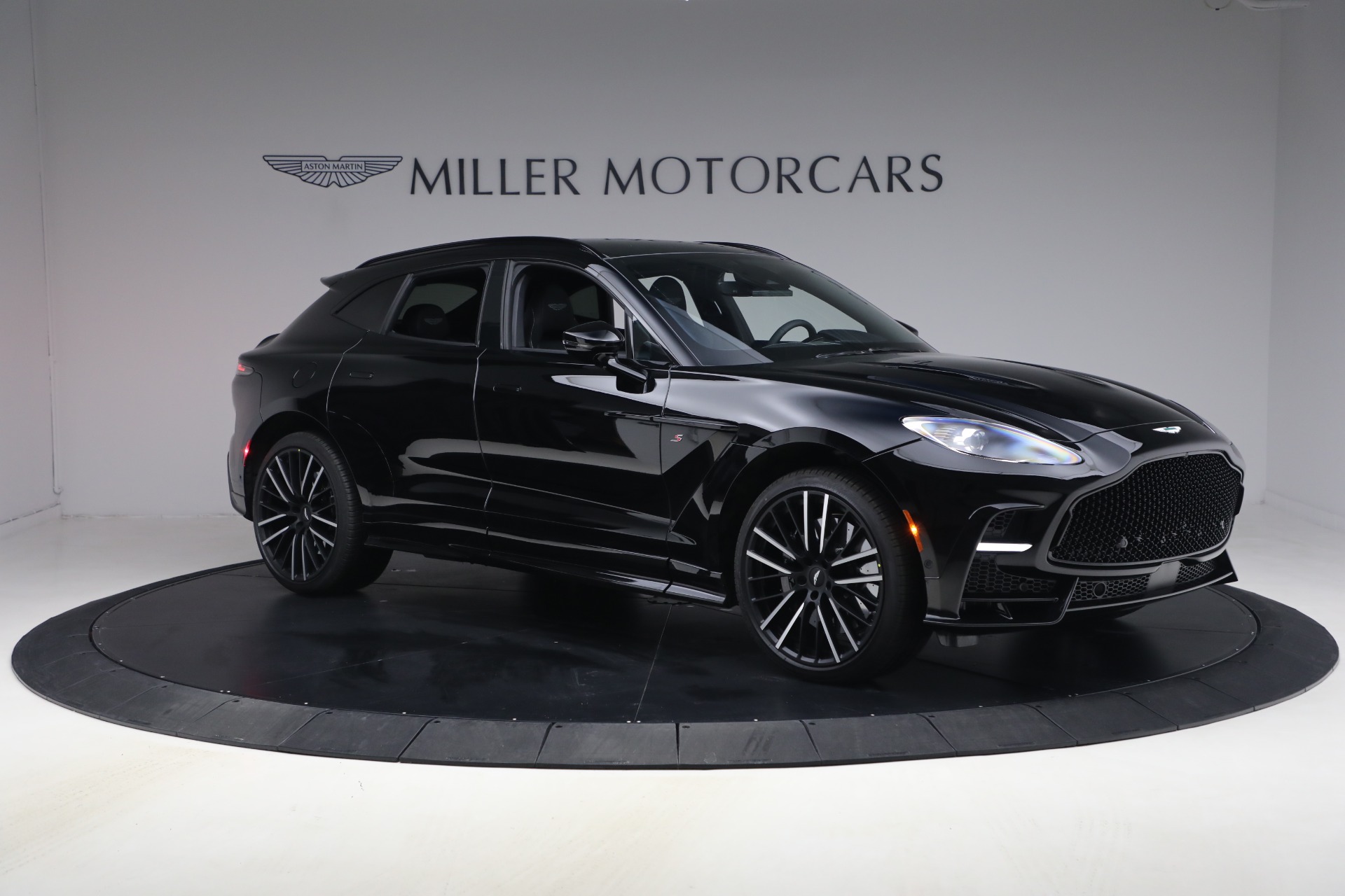 New-2026-Aston-Martin-DBX-S