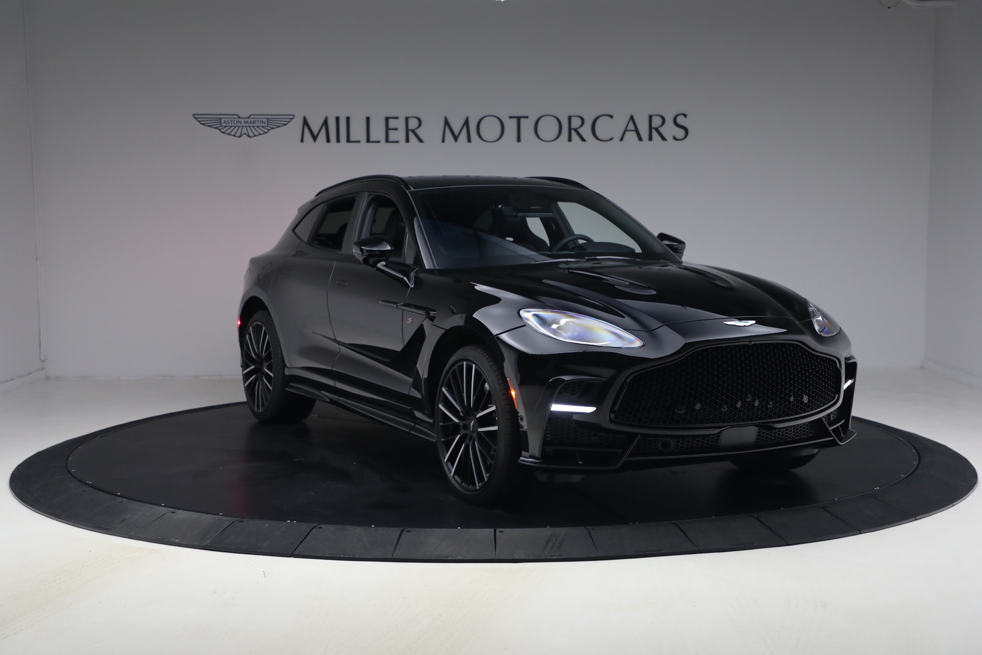 New-2026-Aston-Martin-DBX-S