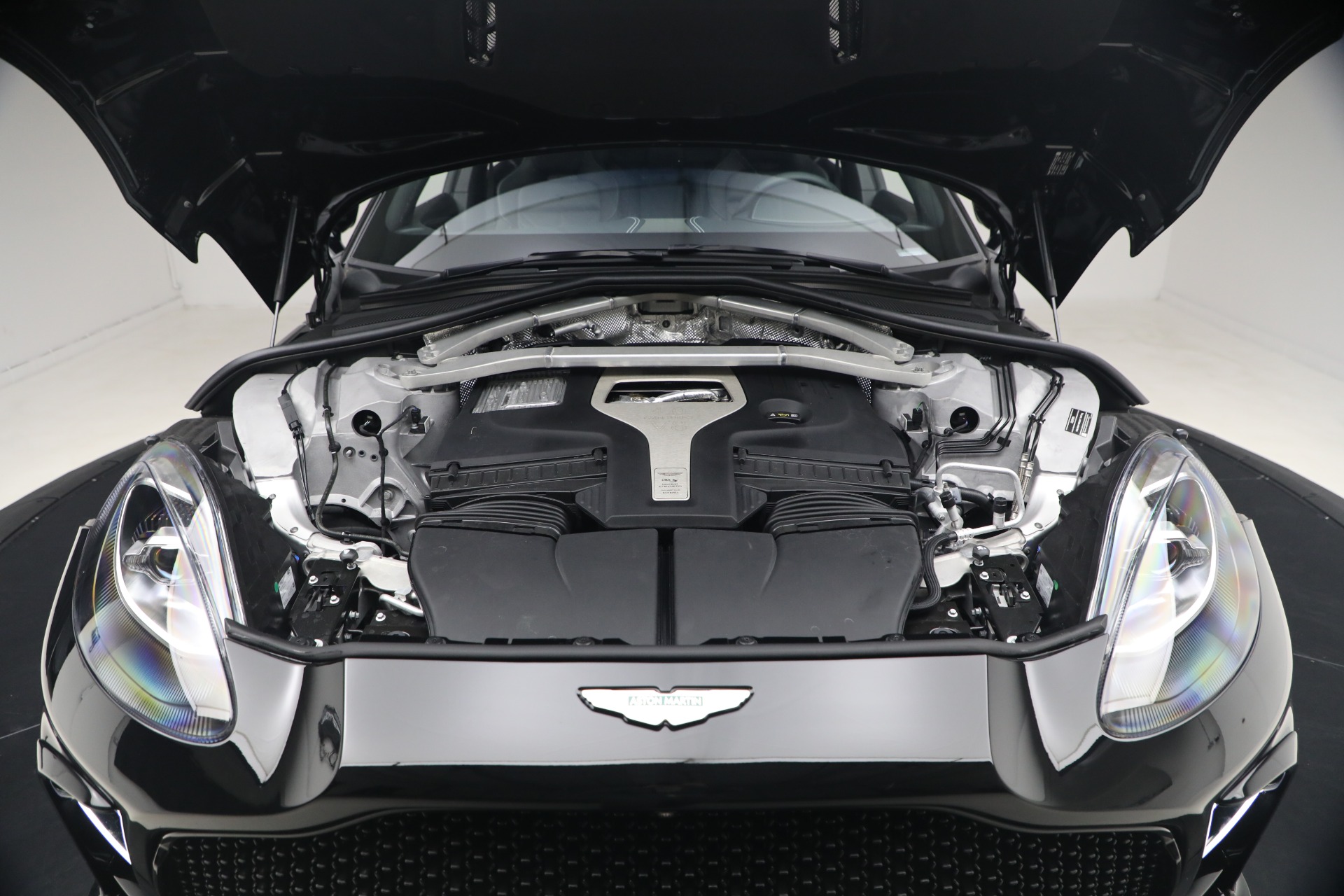 New-2026-Aston-Martin-DBX-S